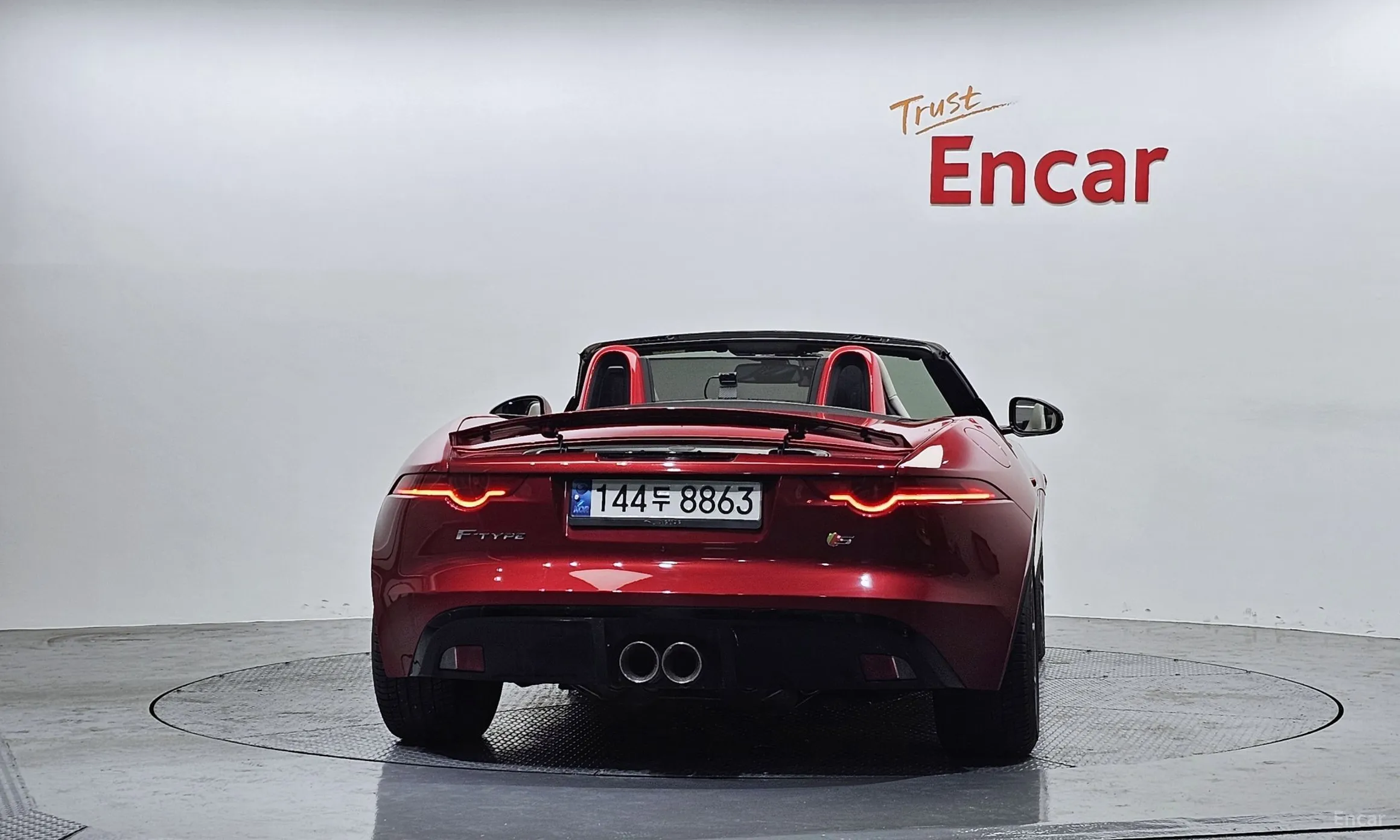 Jaguar F-TYPE превью 4
