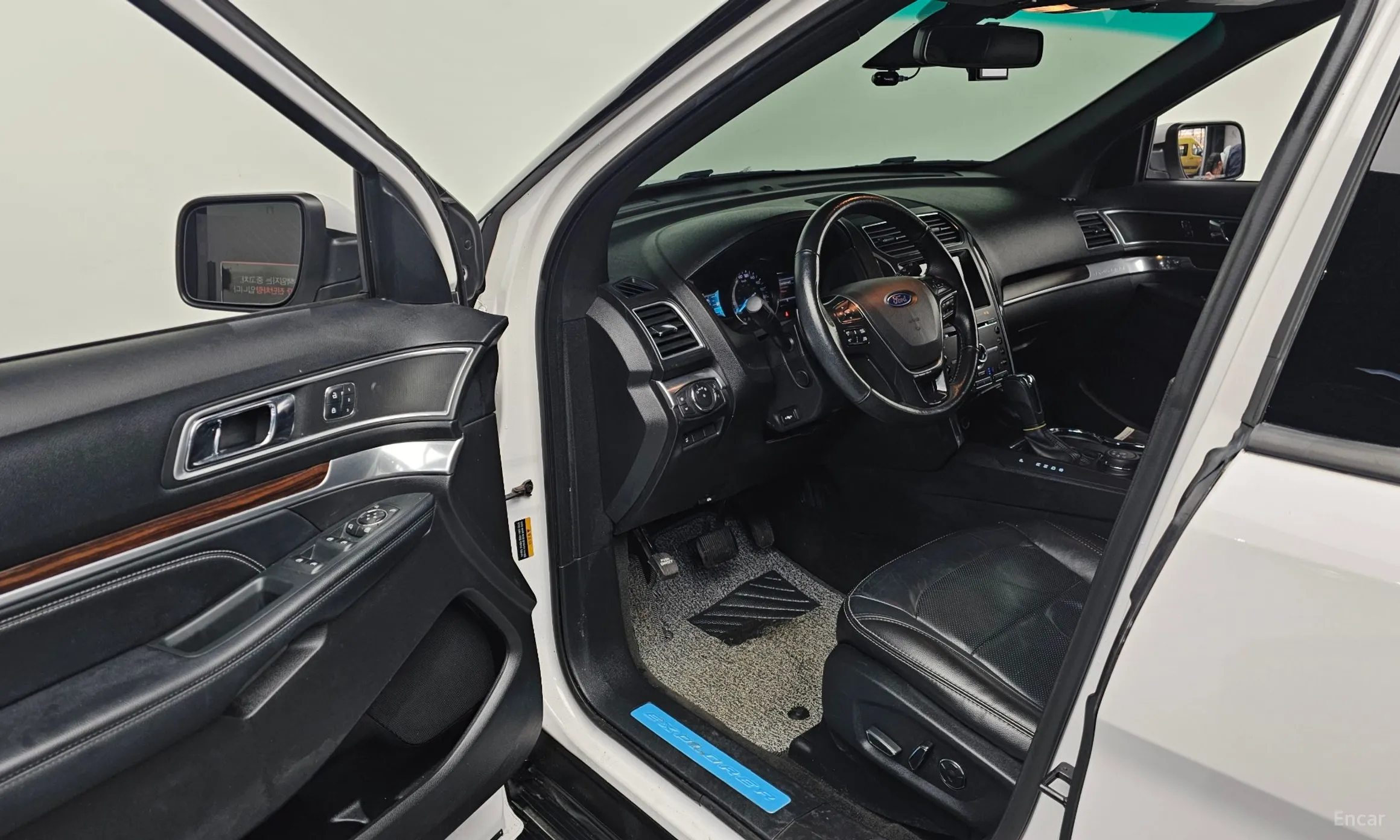 Ford Explorer превью 10