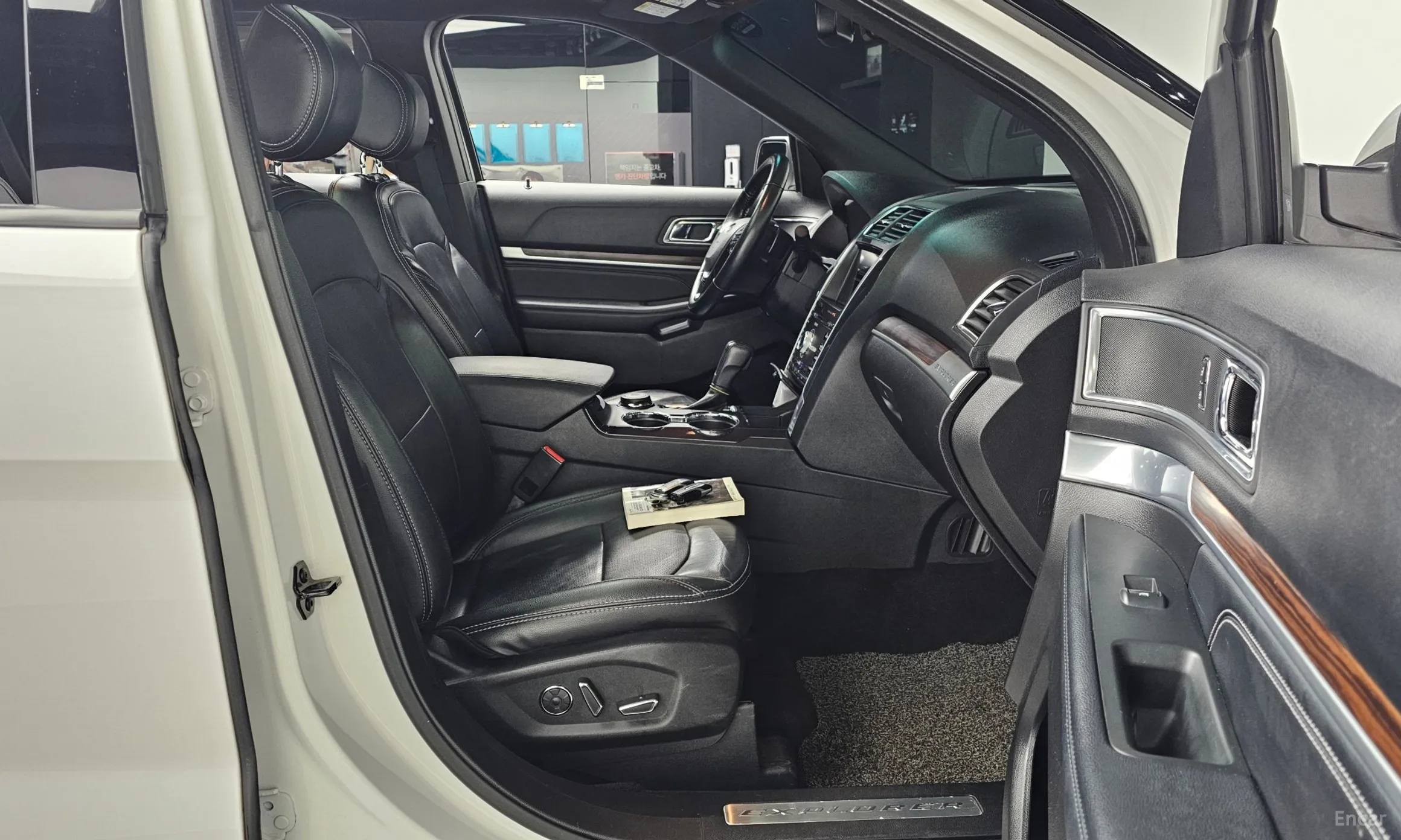 Ford Explorer превью 11