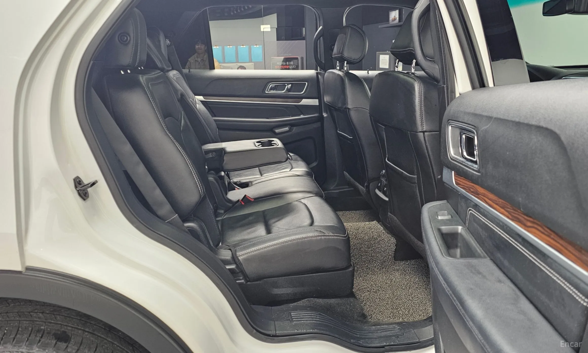 Ford Explorer превью 12