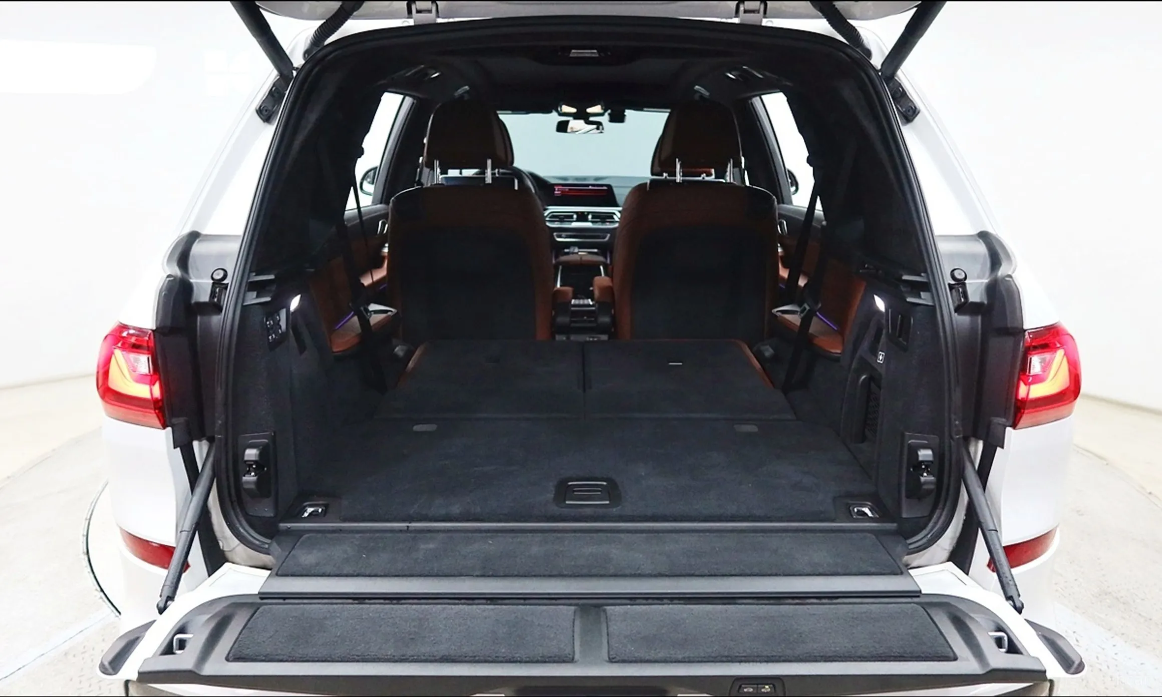 BMW X7 (G07) превью 7