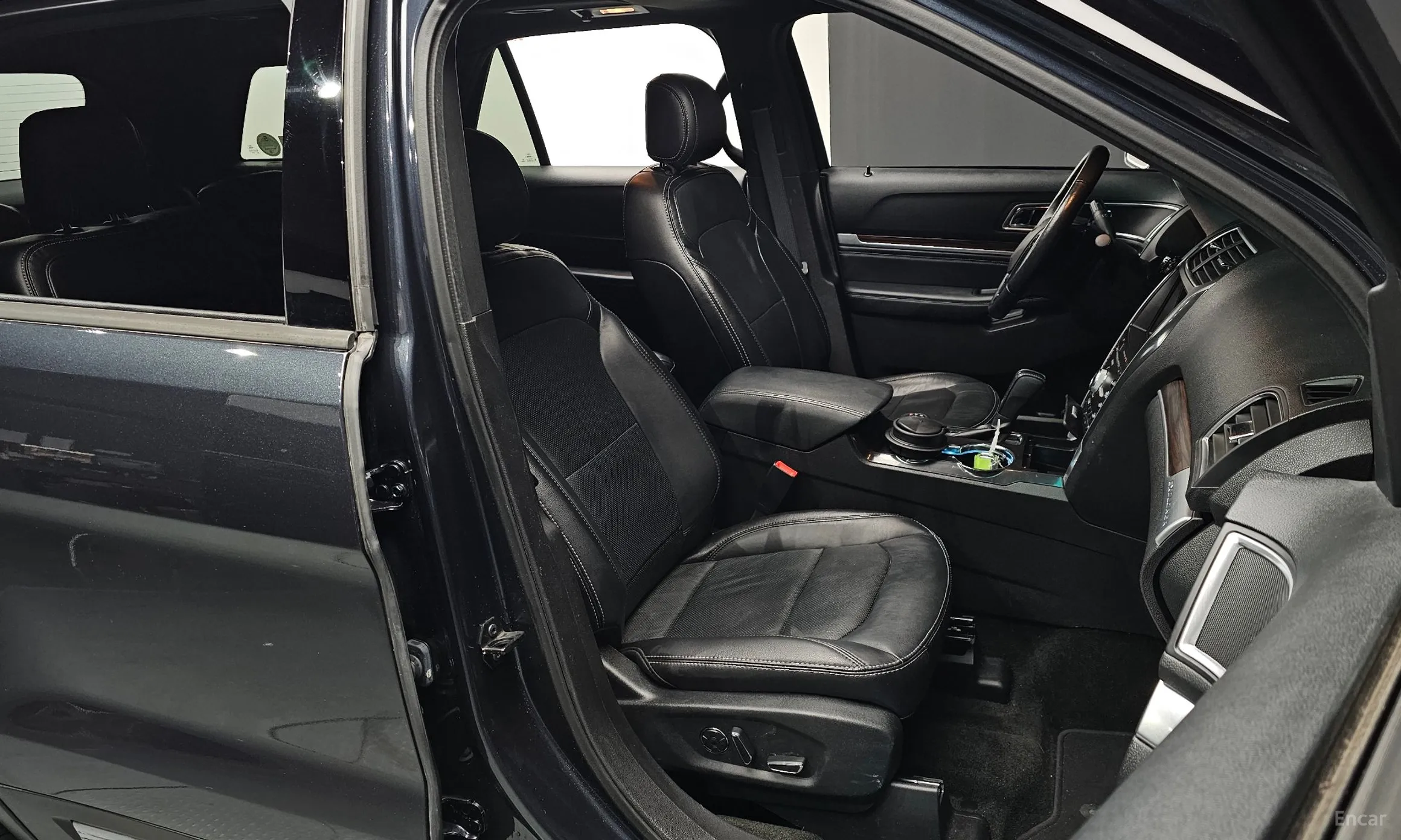 Ford Explorer превью 10