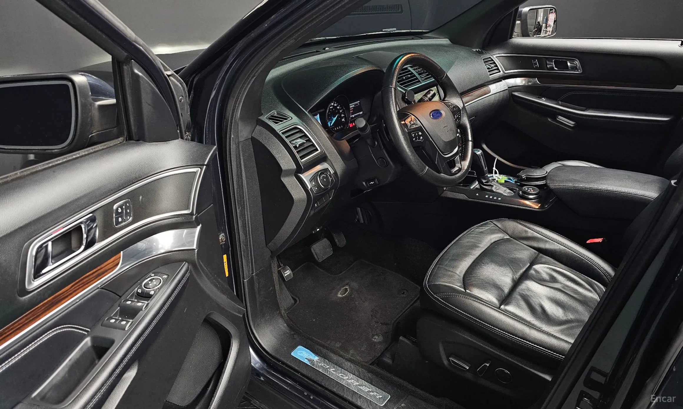 Ford Explorer превью 11