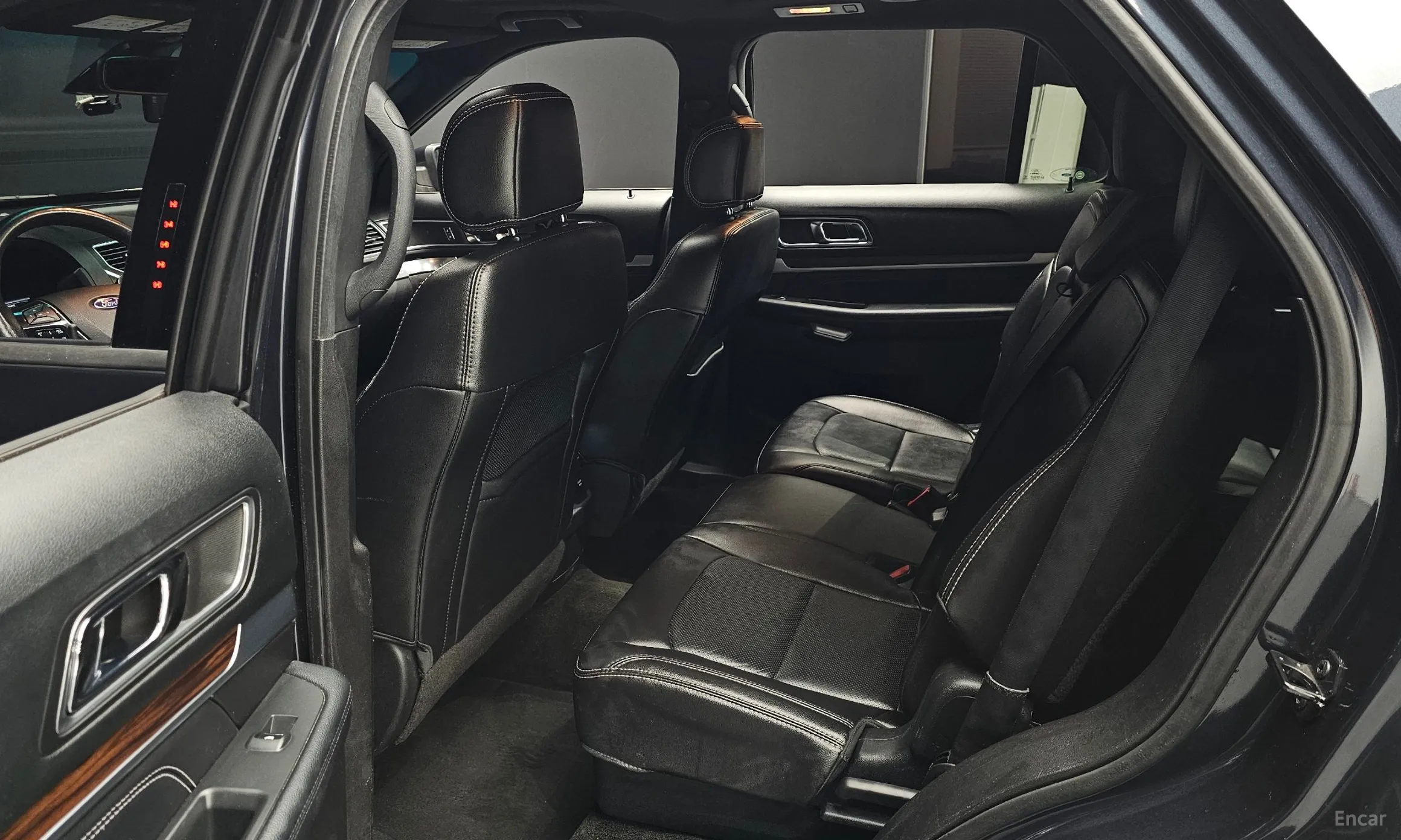 Ford Explorer превью 12