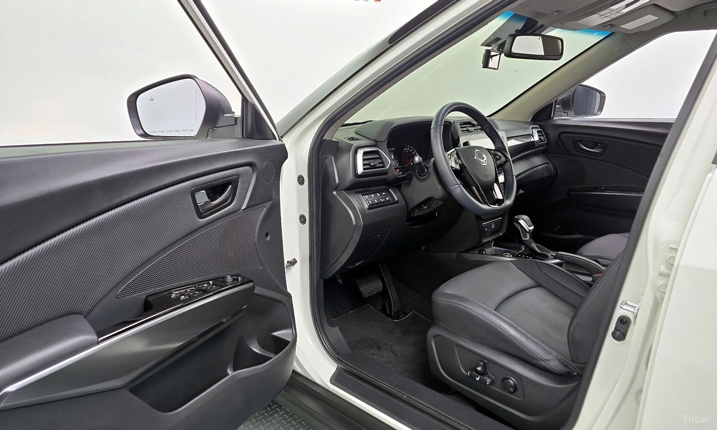 KG Mobility (SsangYong) Tivoli превью 11