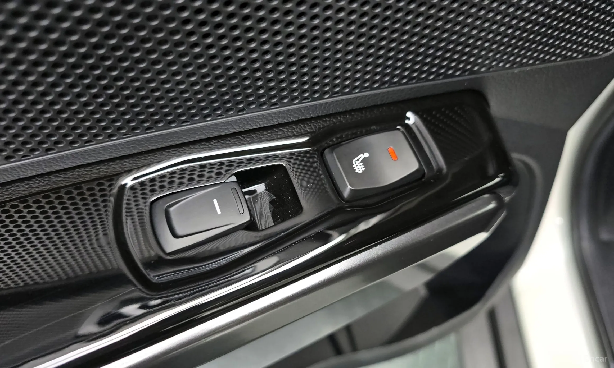 KG Mobility (SsangYong) Tivoli превью 17