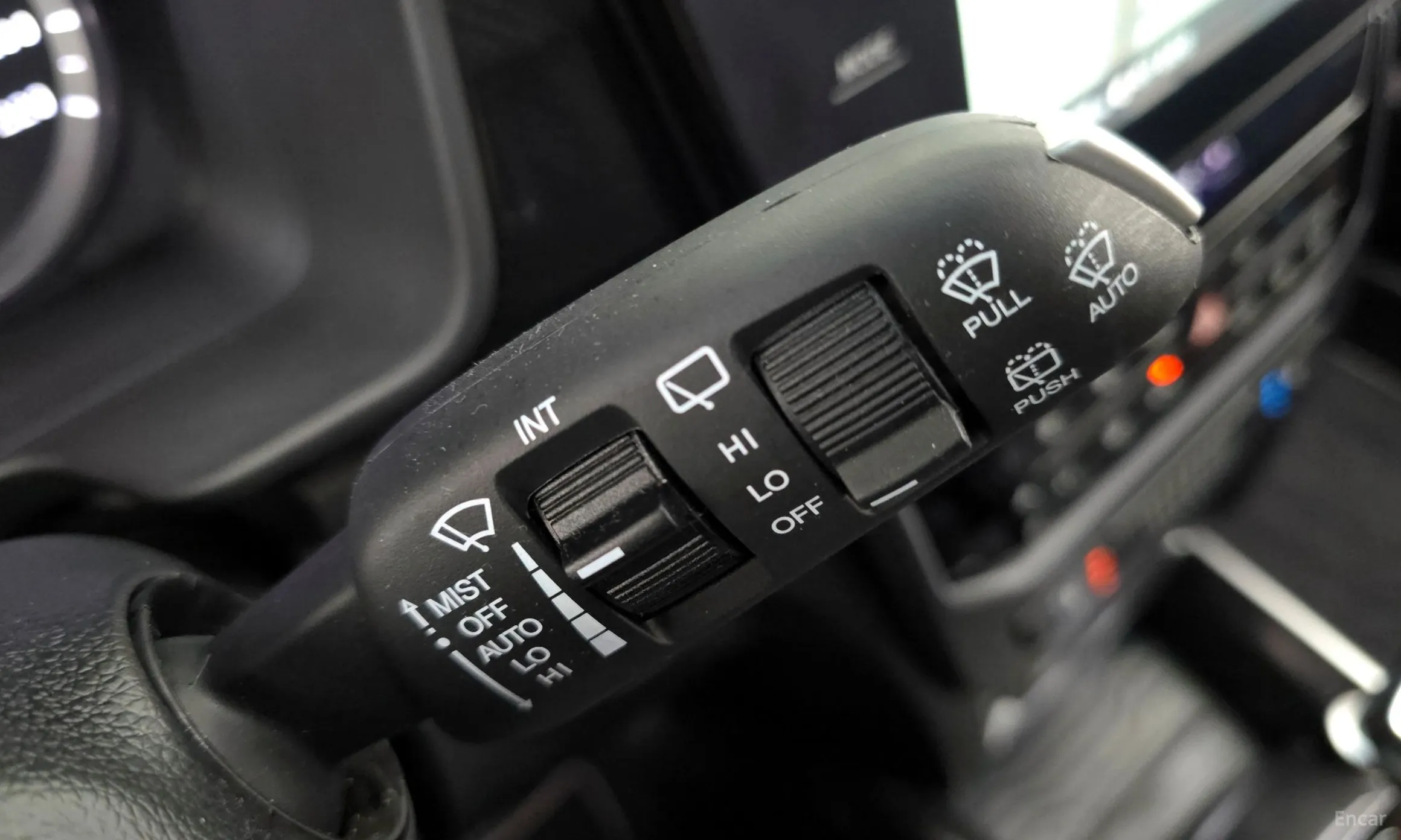KG Mobility (SsangYong) Tivoli превью 19