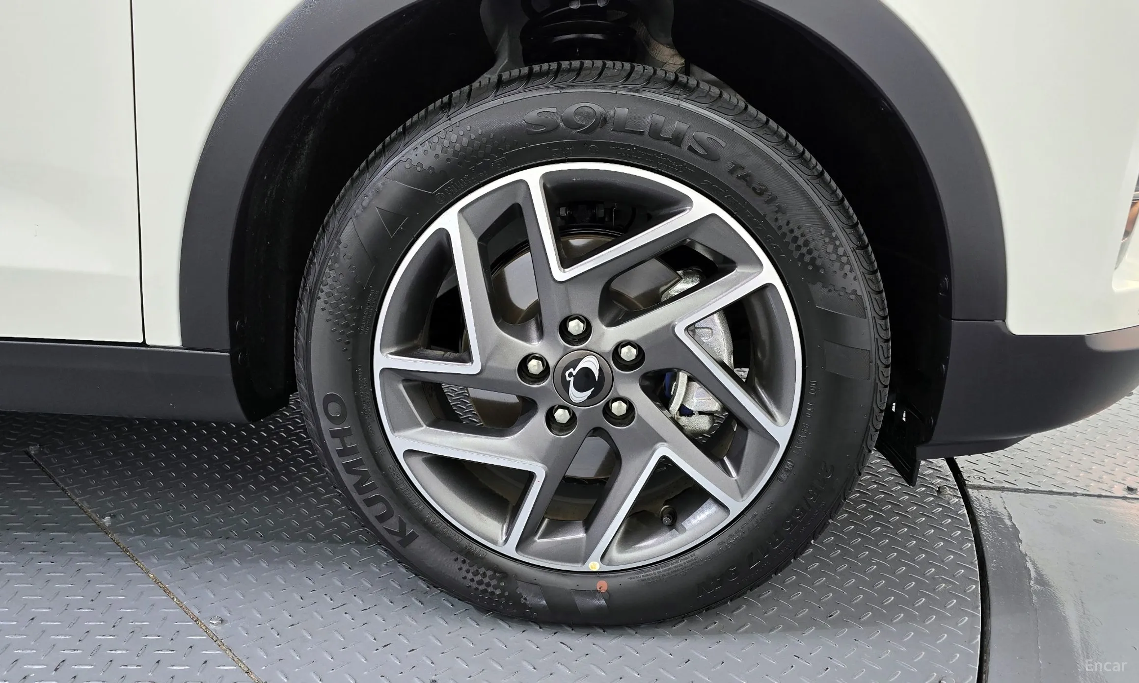 KG Mobility (SsangYong) Tivoli превью 5
