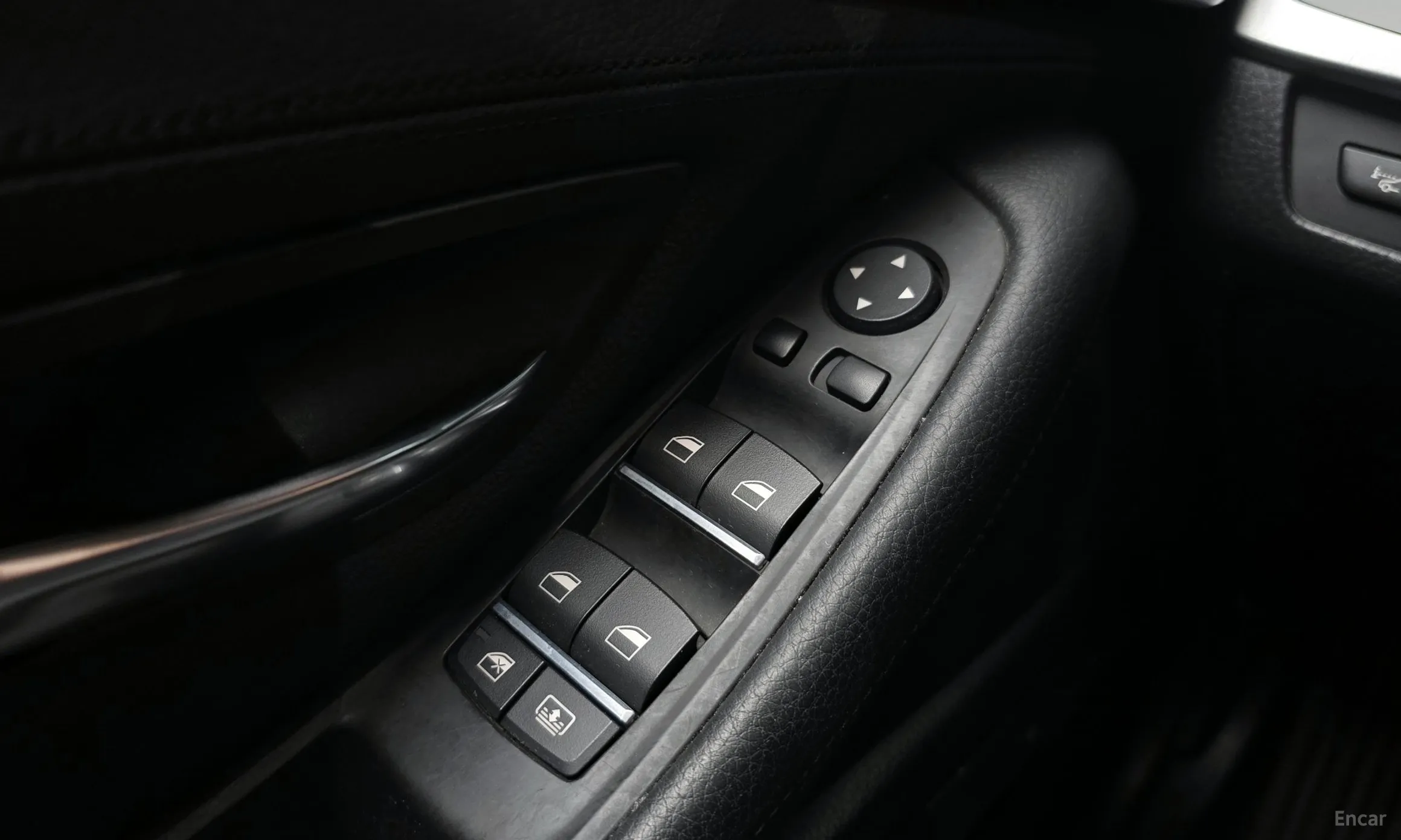 BMW 5 Series (F10) превью 17