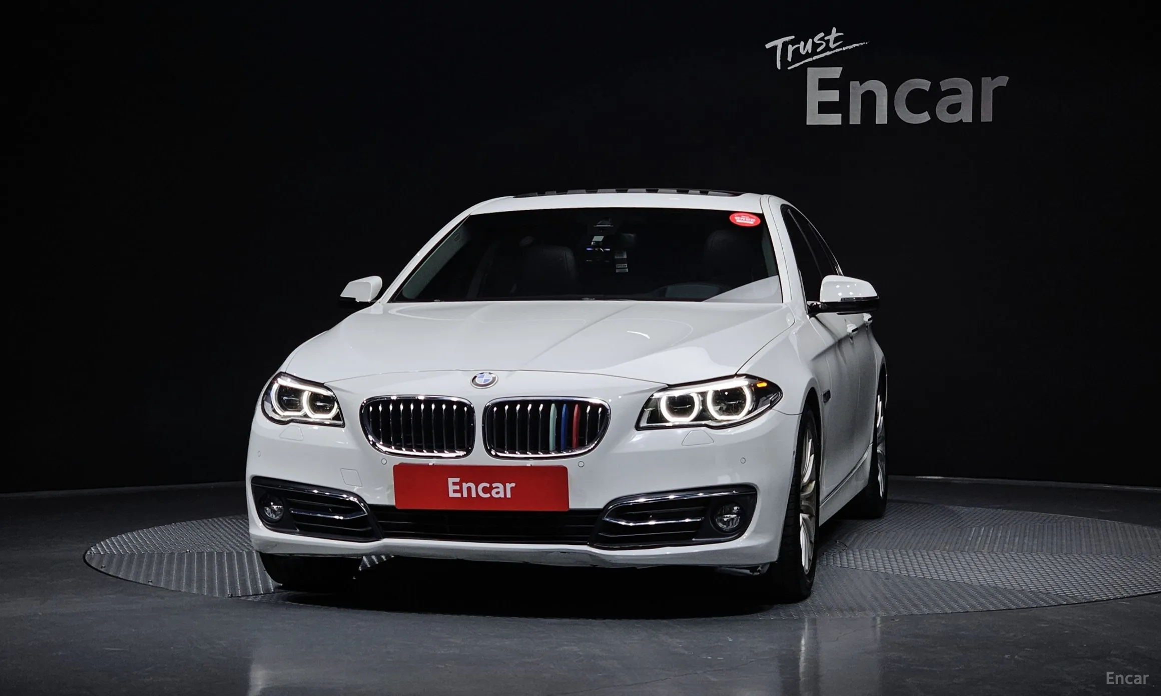 BMW 5 Series (F10) превью 3