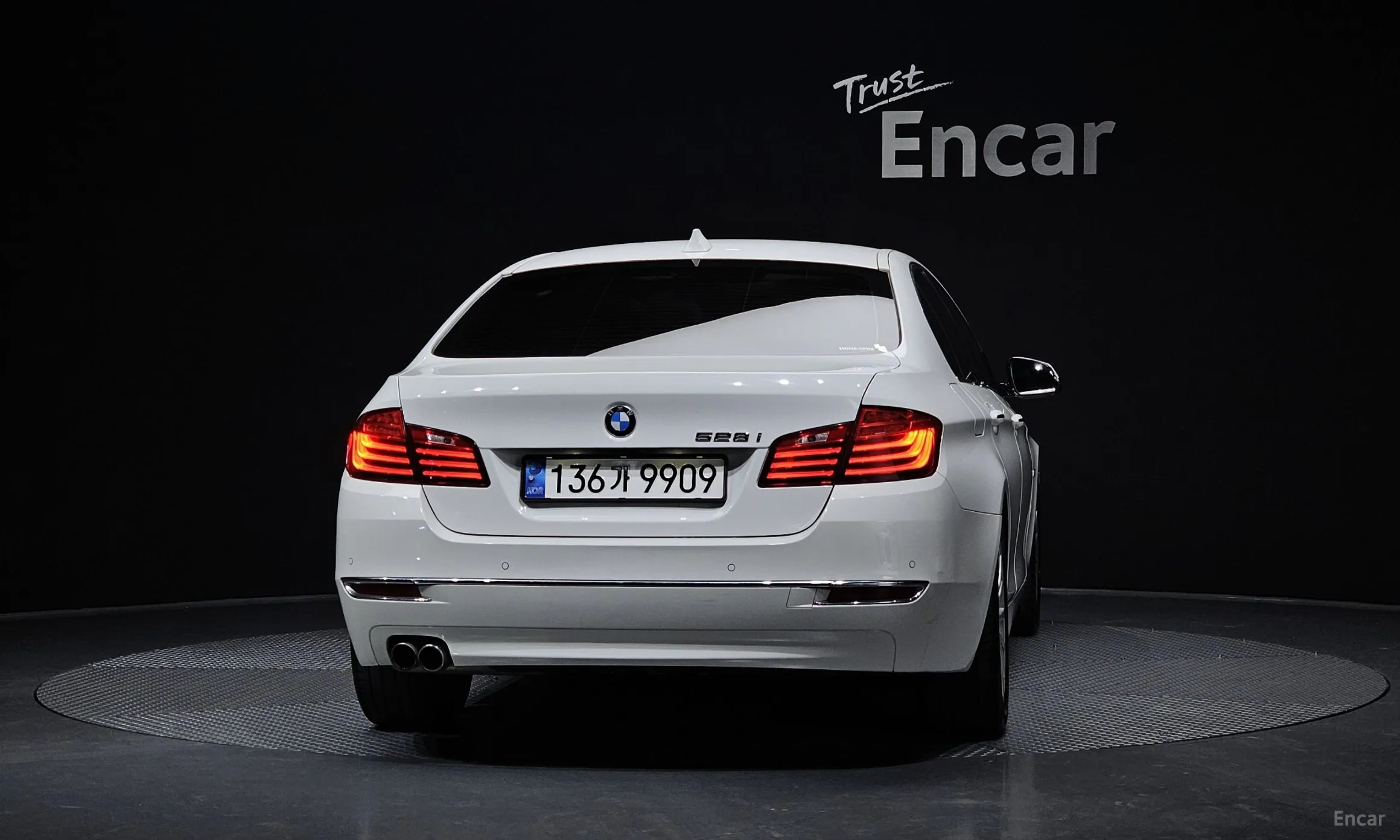 BMW 5 Series (F10) превью 4