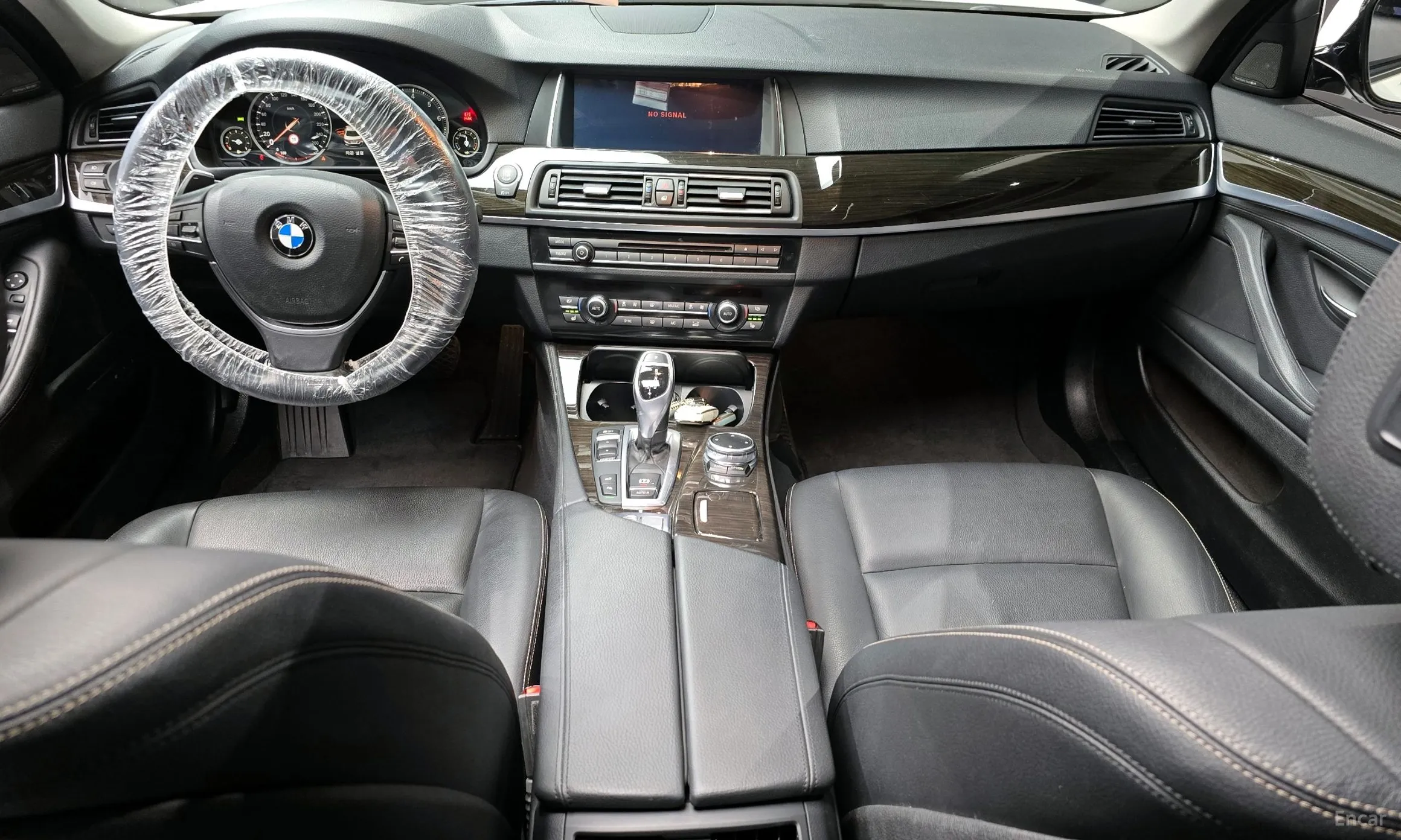 BMW 5 Series (F10) превью 7