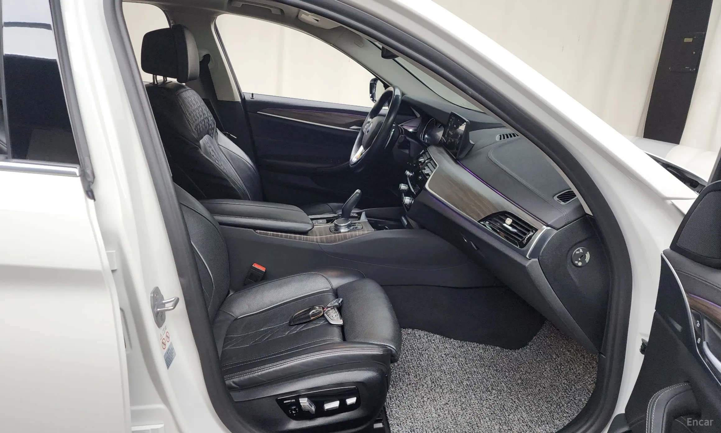 BMW 5 Series (G30) превью 11