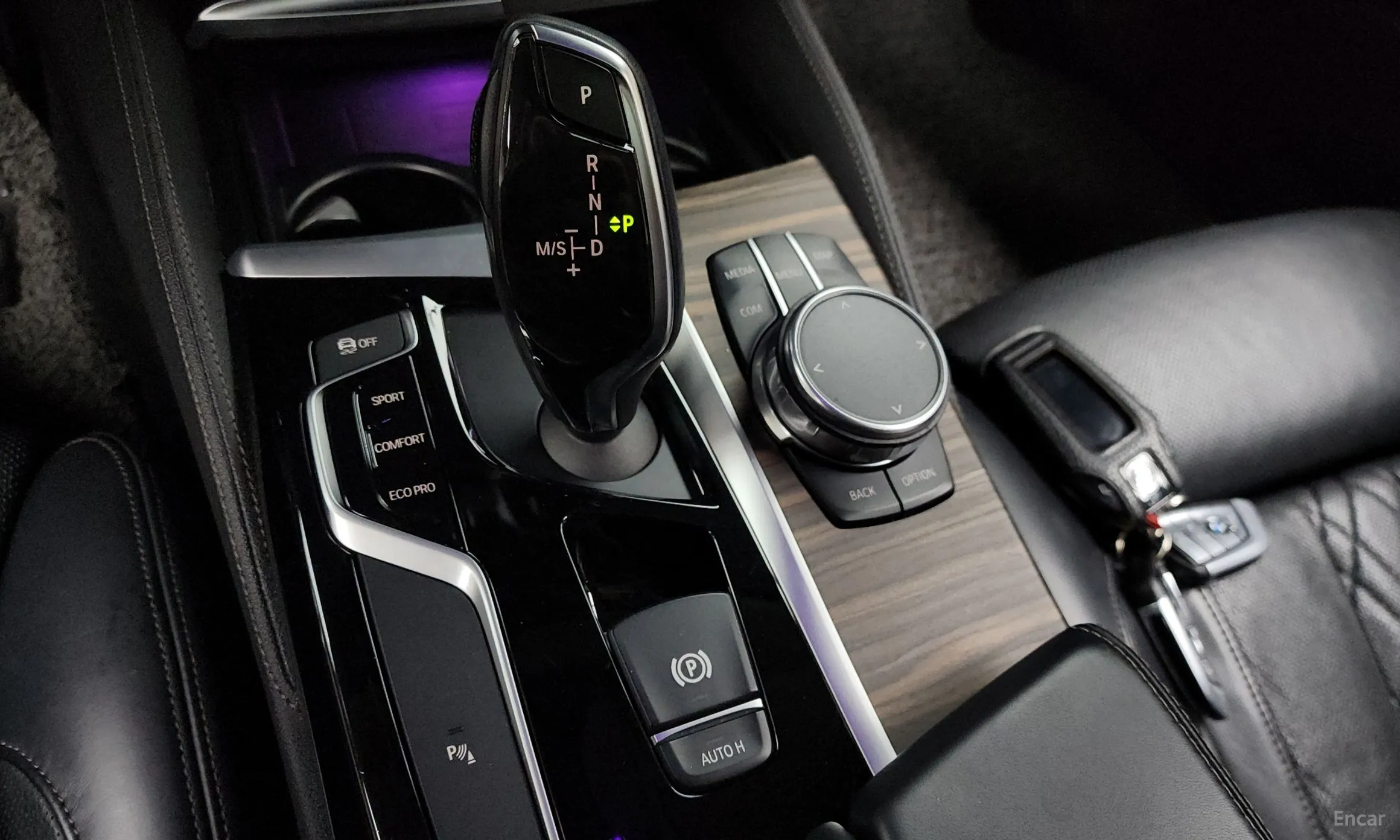 BMW 5 Series (G30) превью 9