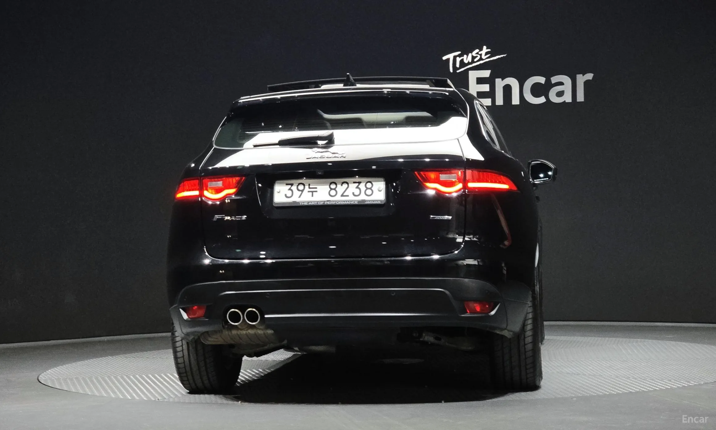 Jaguar F-PACE превью 4
