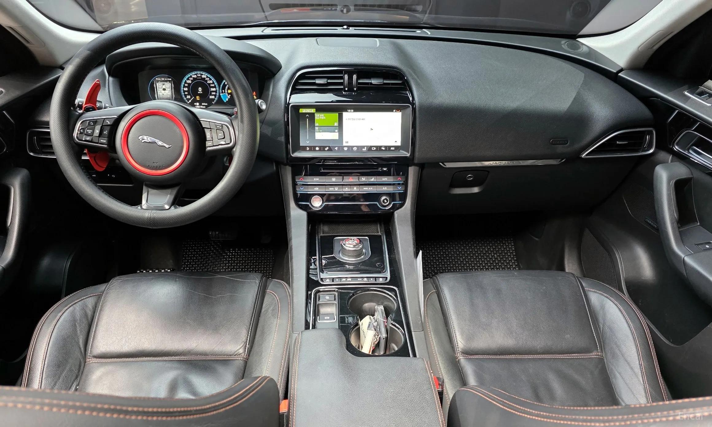 Jaguar F-PACE превью 7