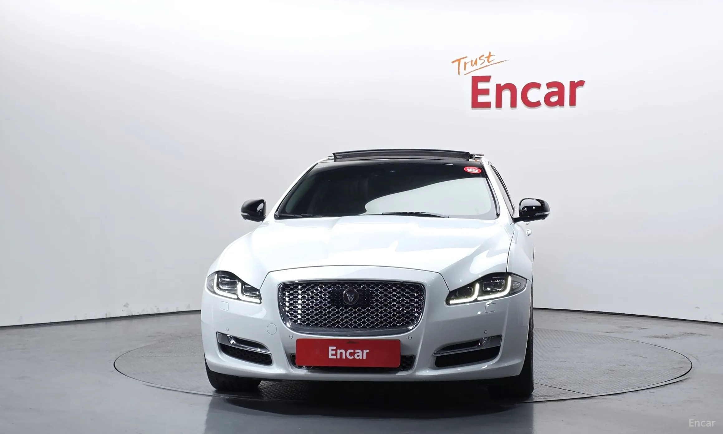 Jaguar All New XJ превью 3