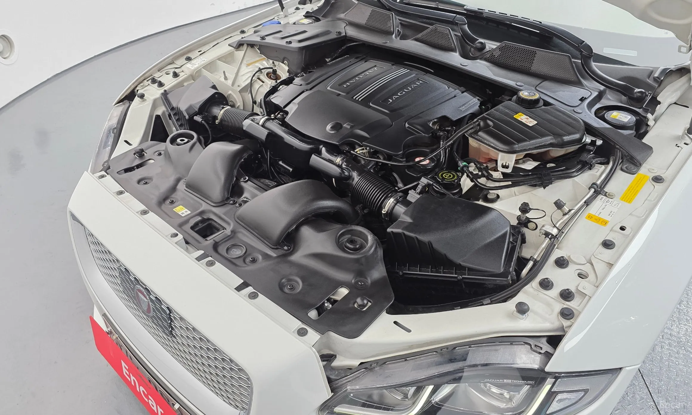 Jaguar All New XJ превью 6