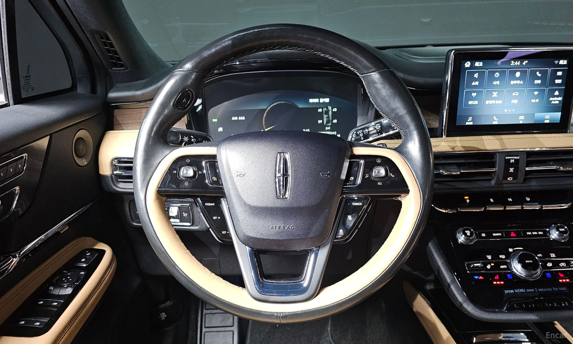 Lincoln Corsair превью 14