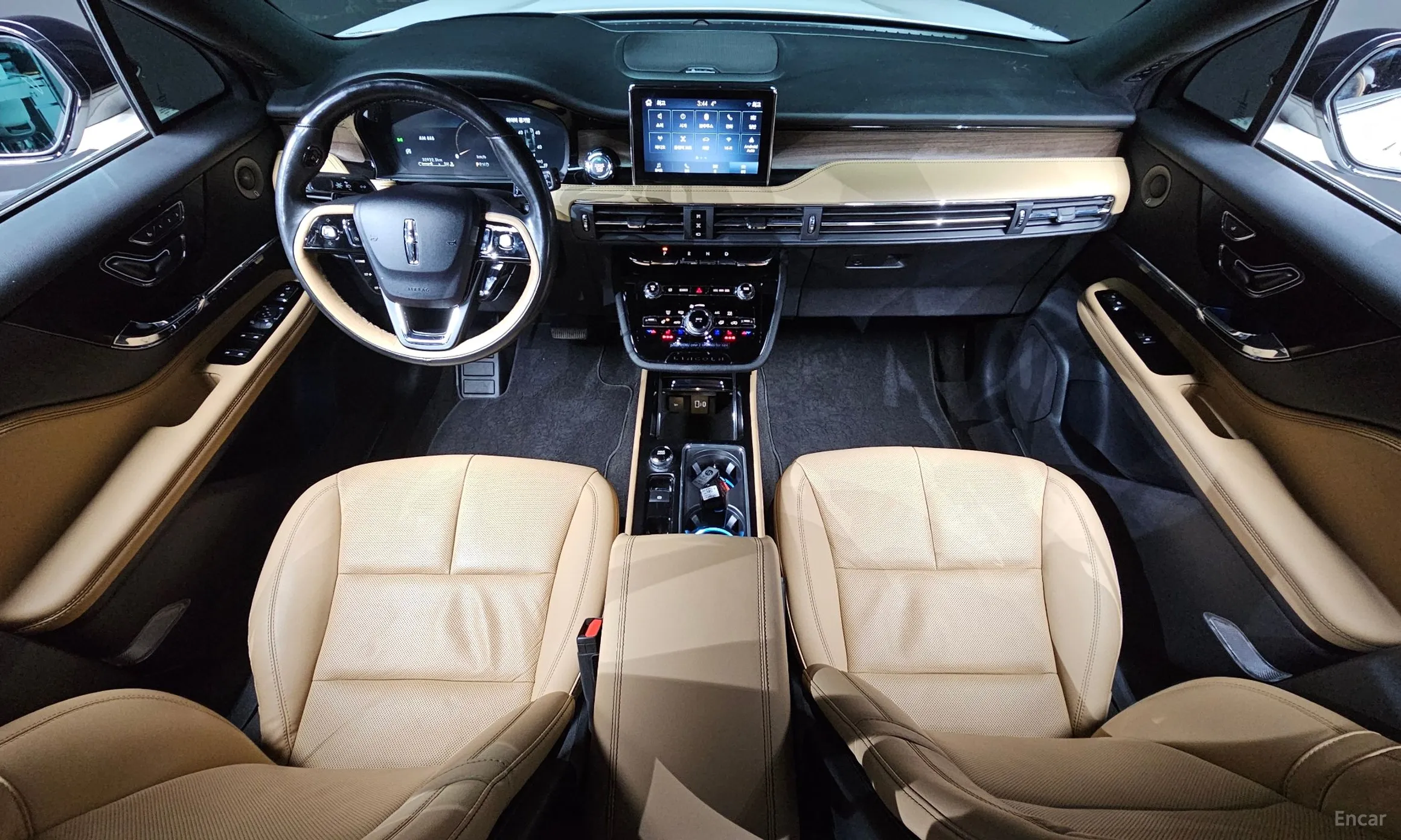Lincoln Corsair превью 7