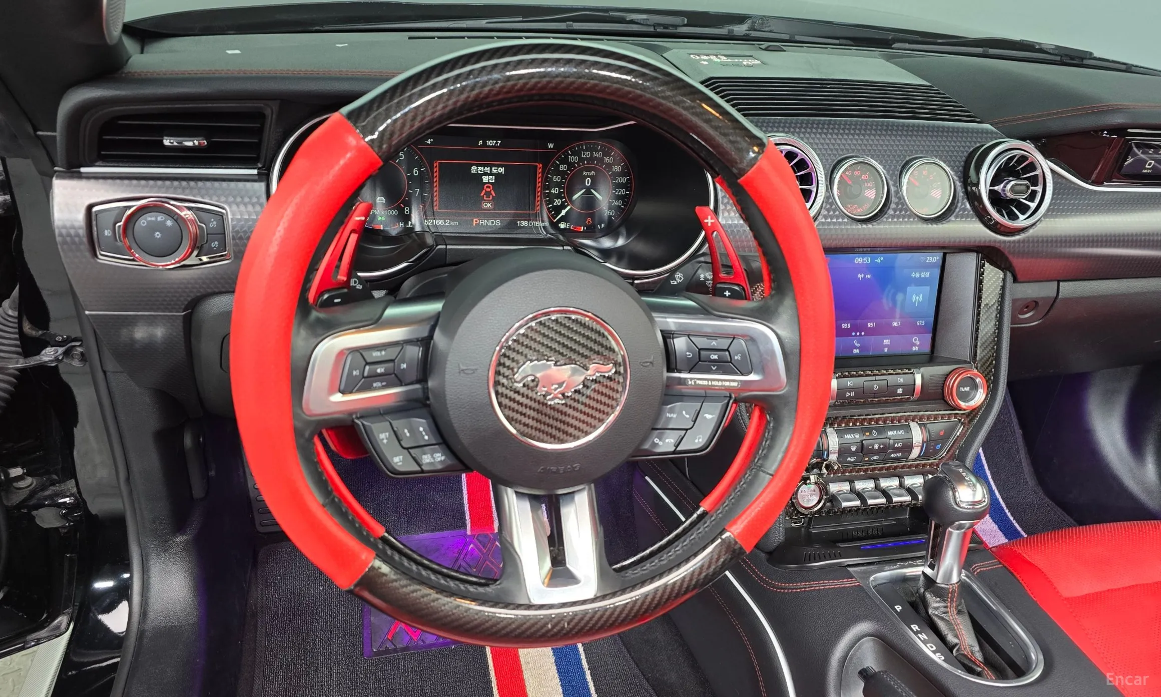 Ford Mustang превью 13
