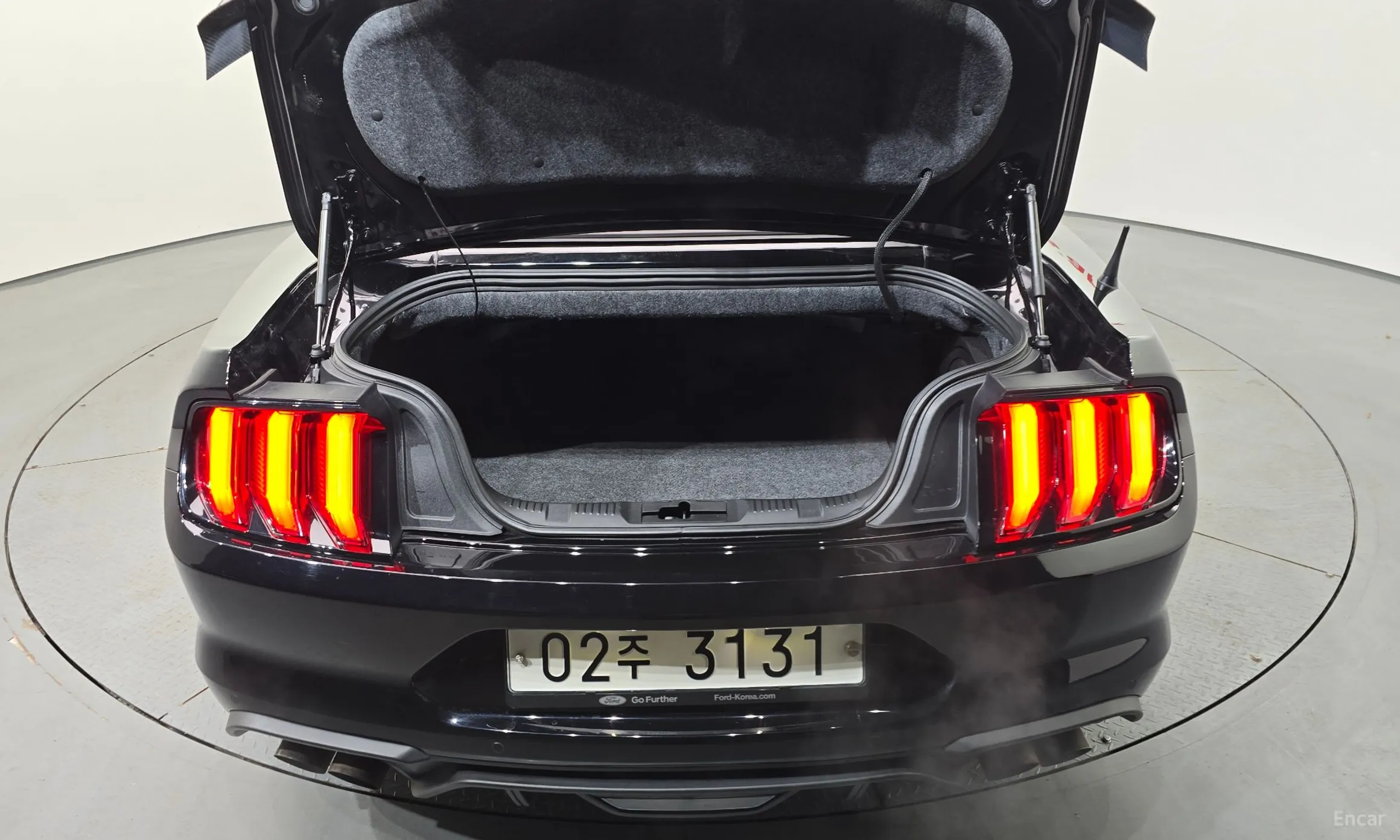Ford Mustang превью 20