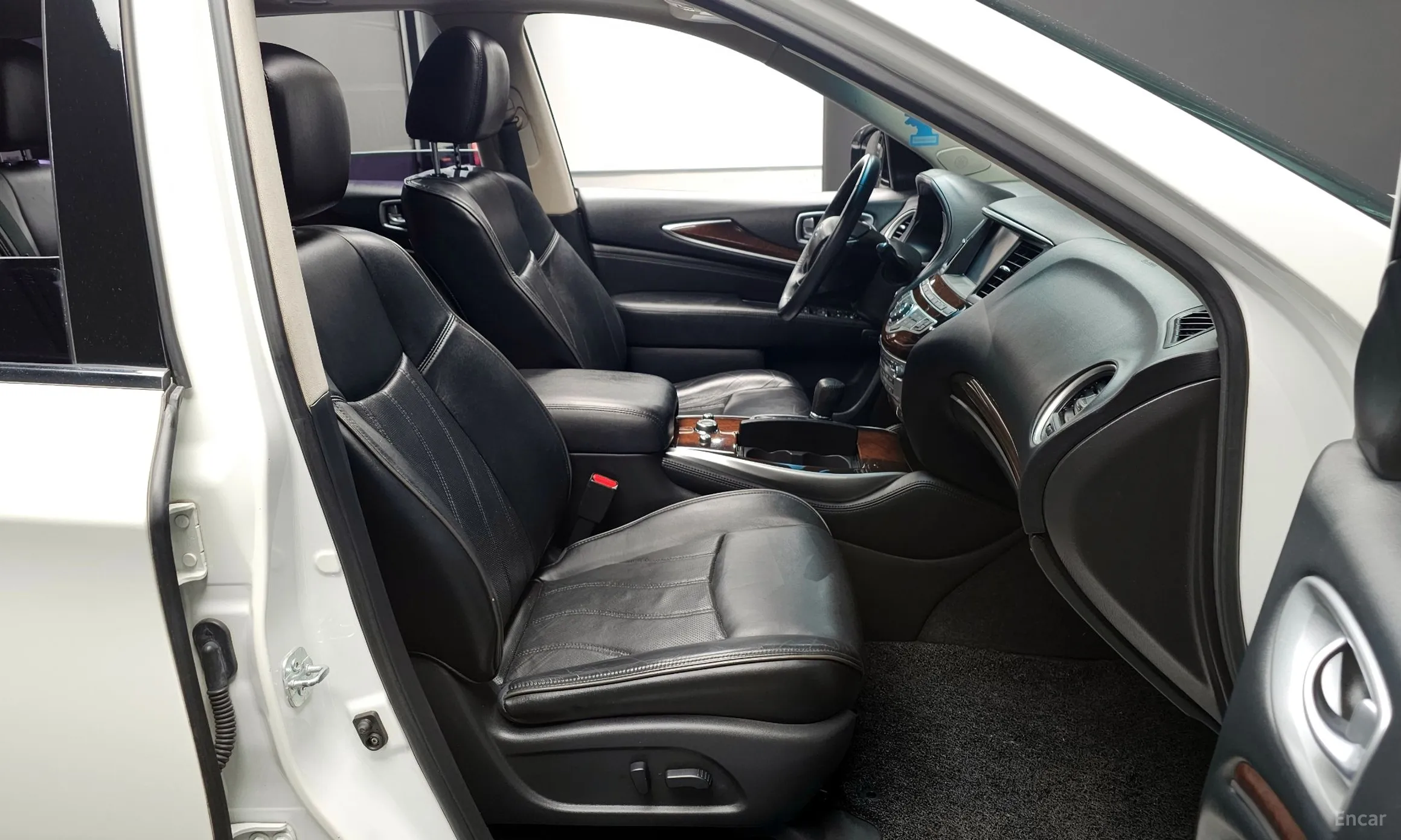 Infiniti QX60 превью 10