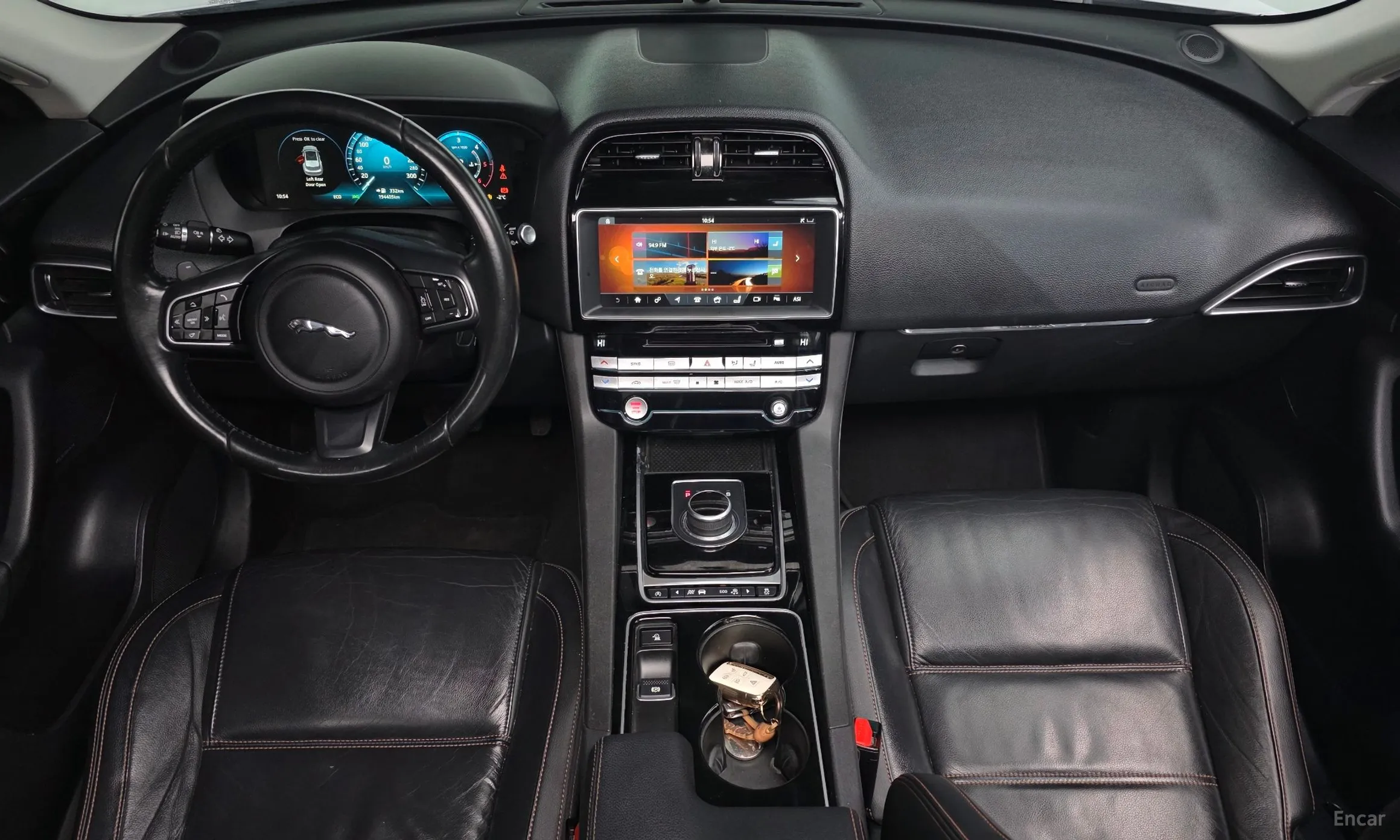 Jaguar F-PACE превью 7