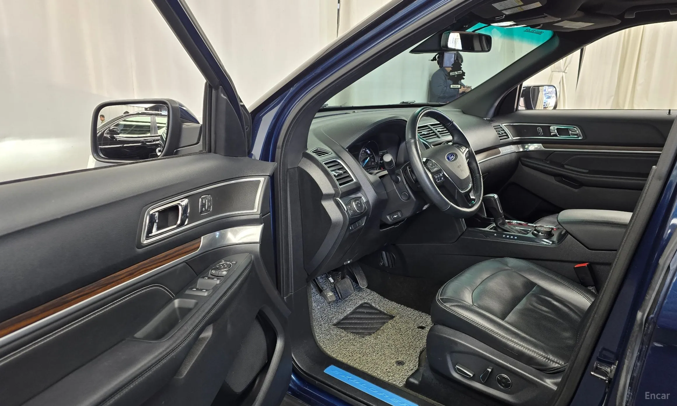 Ford Explorer превью 10