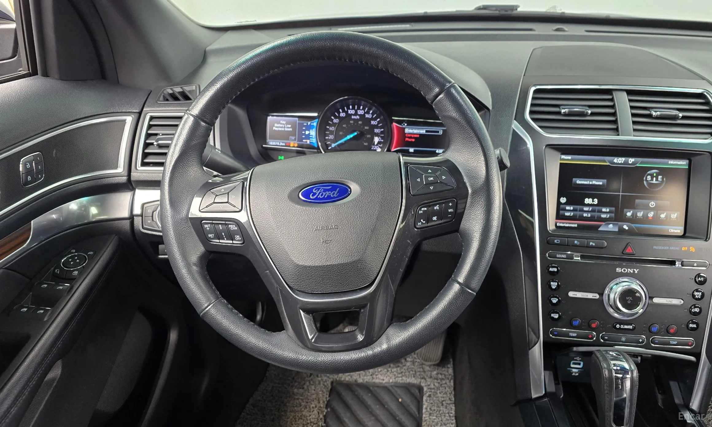 Ford Explorer превью 13