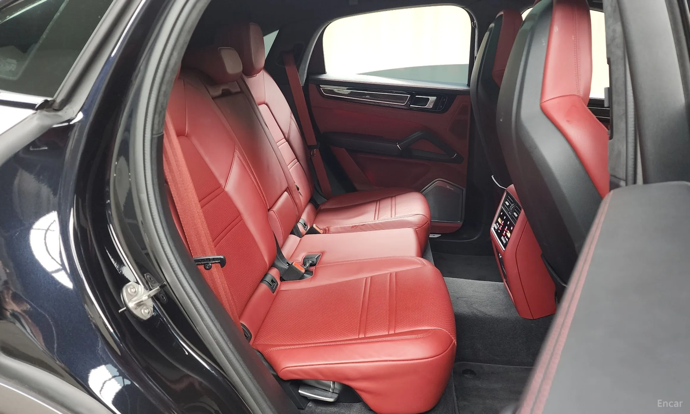 Porsche Cayenne (PO536) превью 12