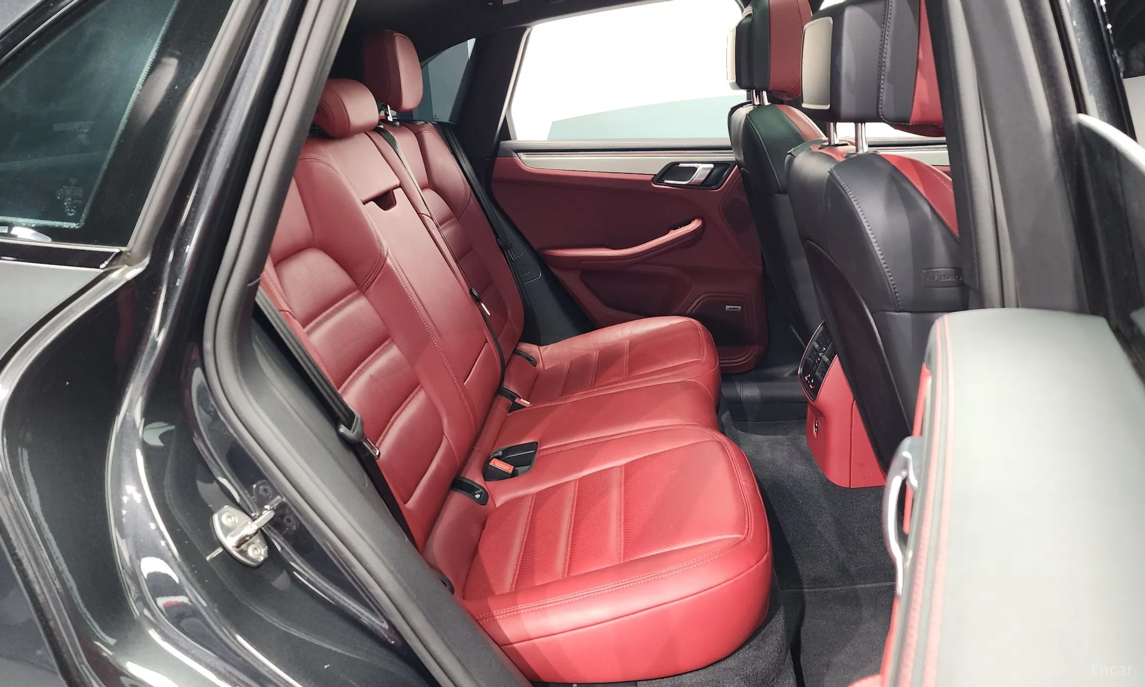 Porsche Macan превью 12