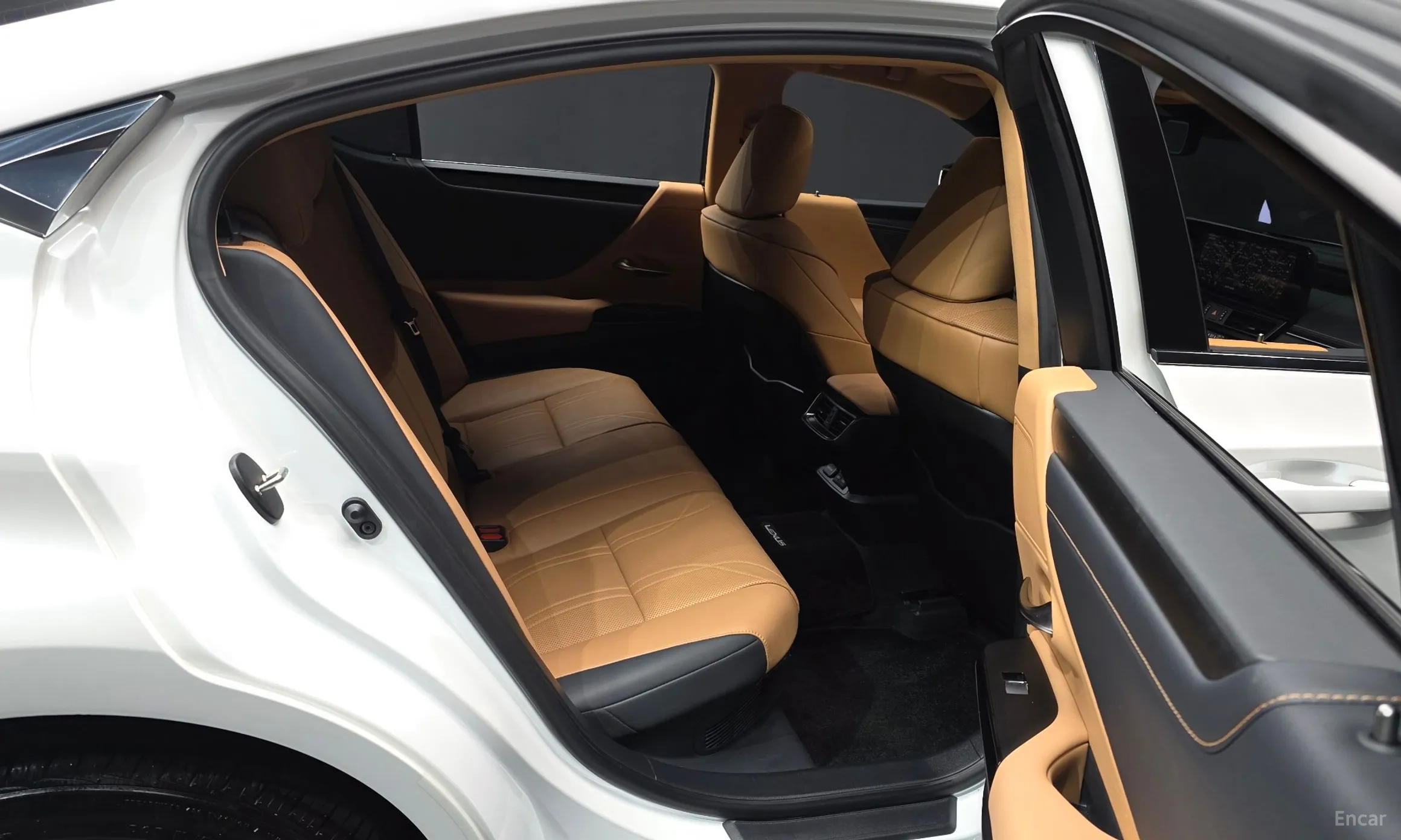 Lexus ES300h 7th Generation превью 12