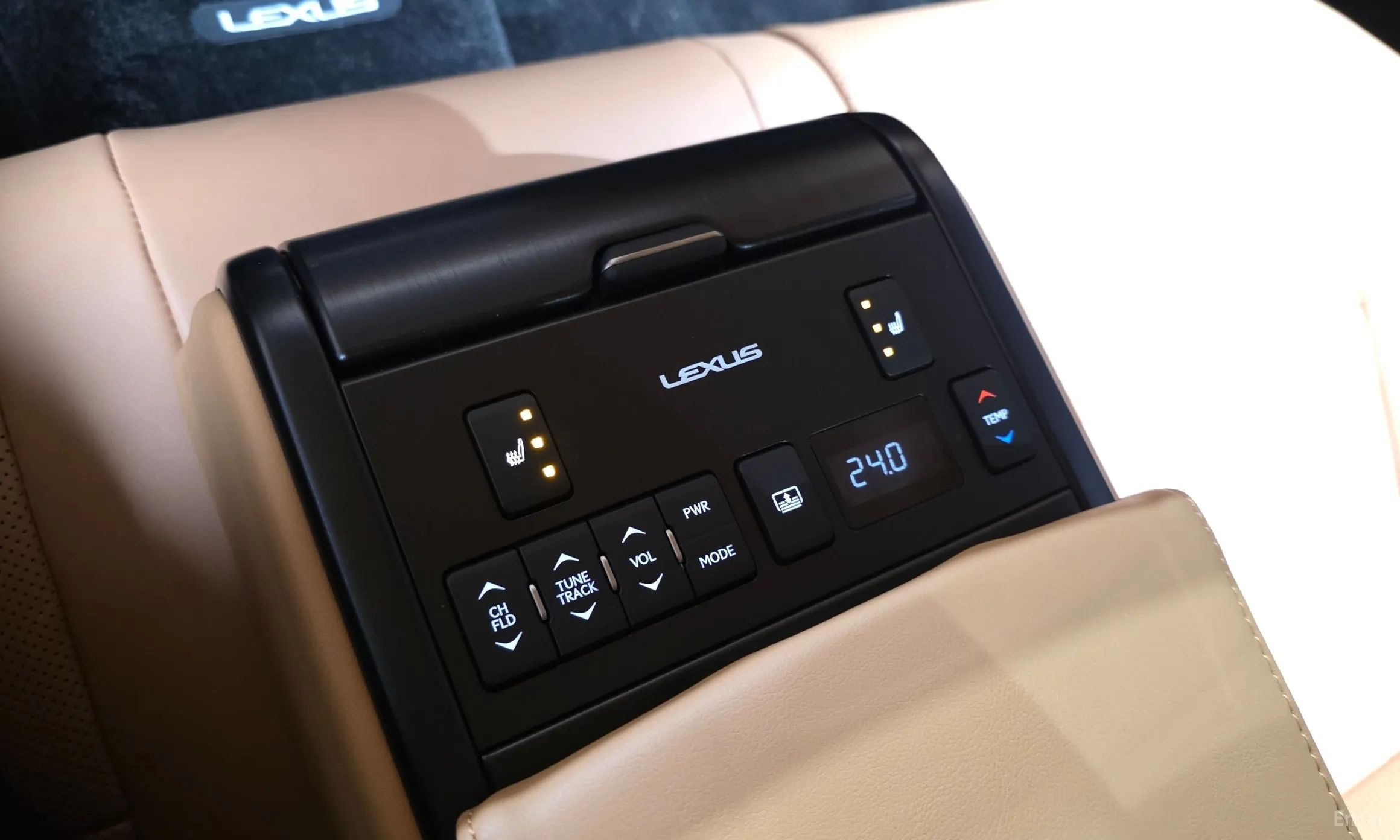 Lexus ES300h 7th Generation превью 18