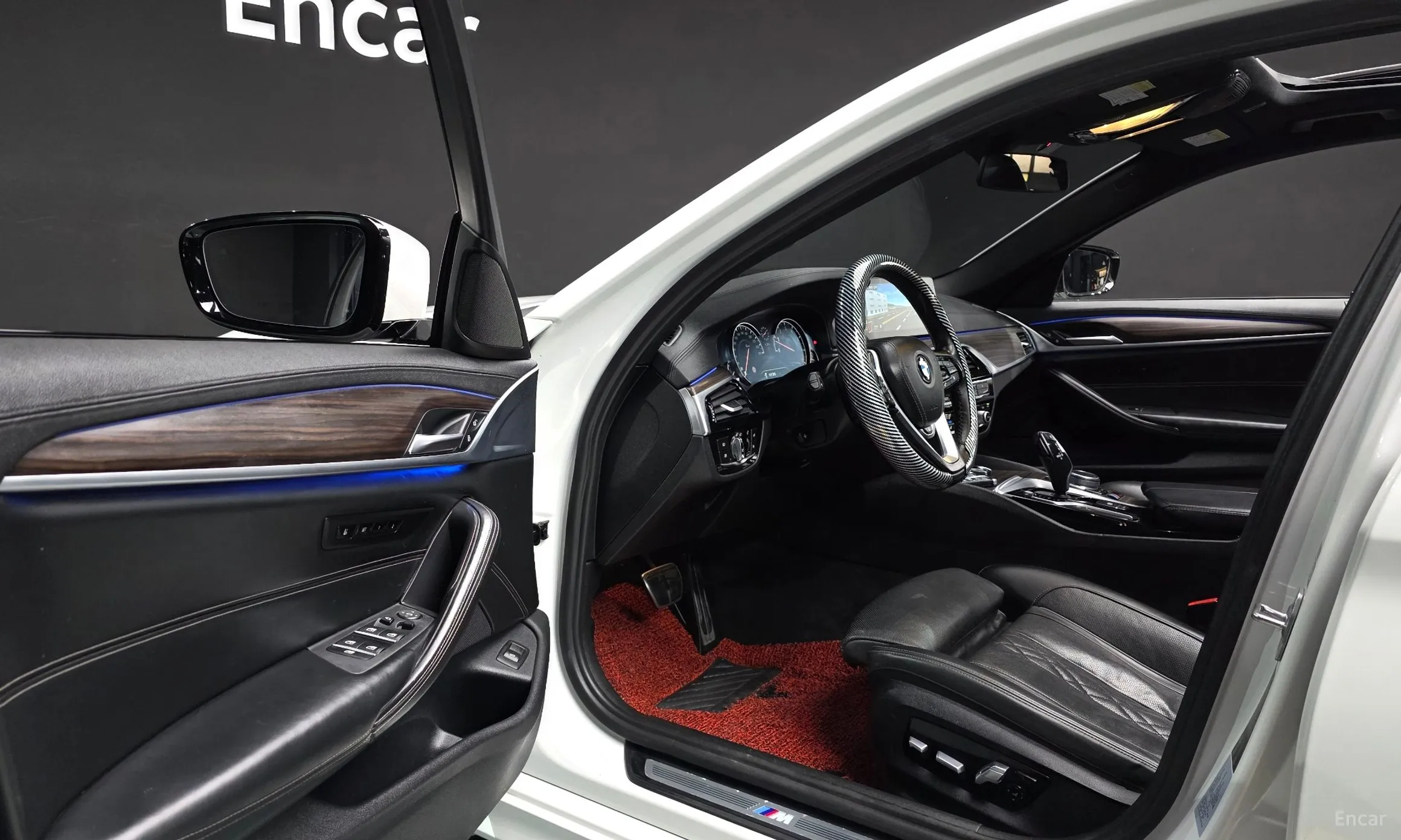 BMW 5 Series (G30) превью 11