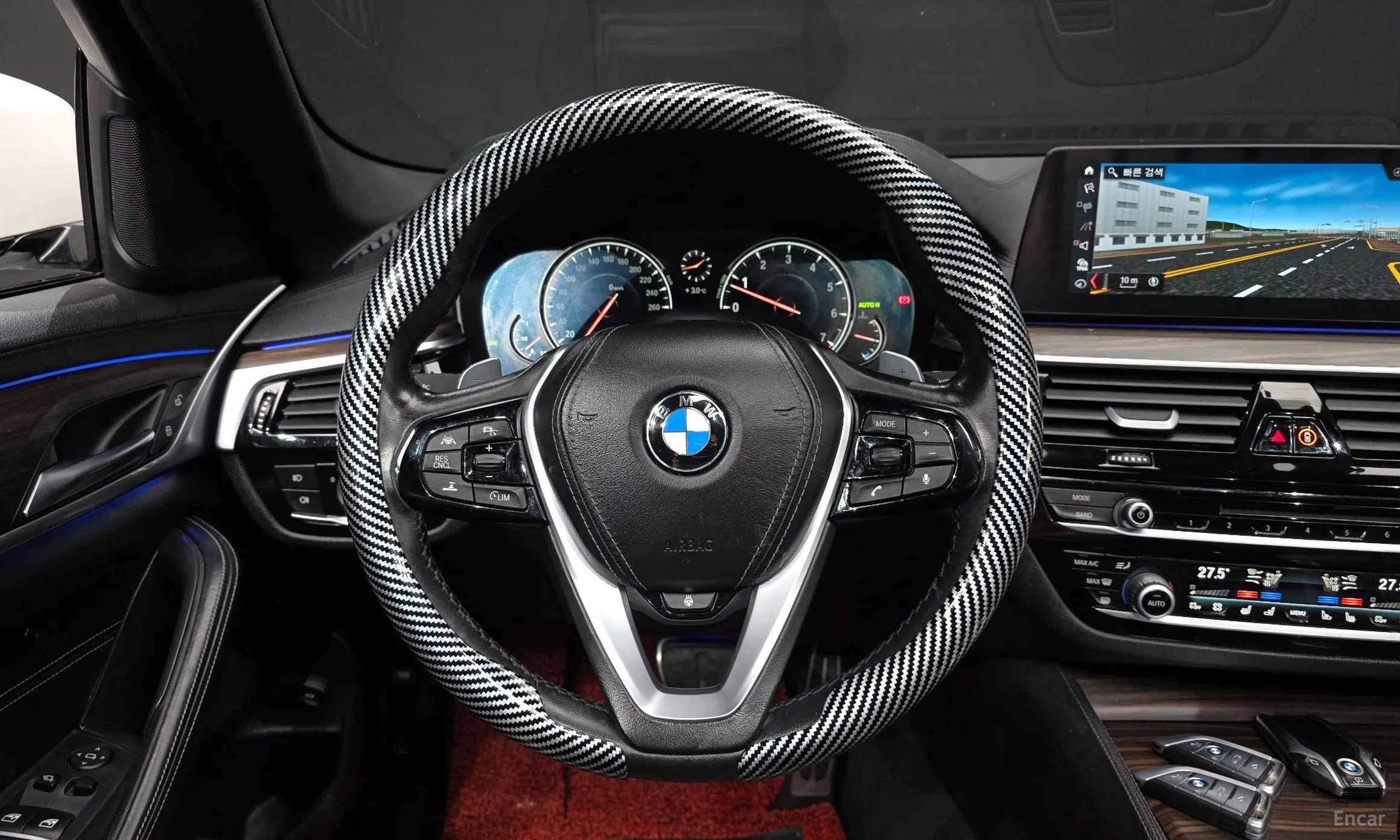 BMW 5 Series (G30) превью 13
