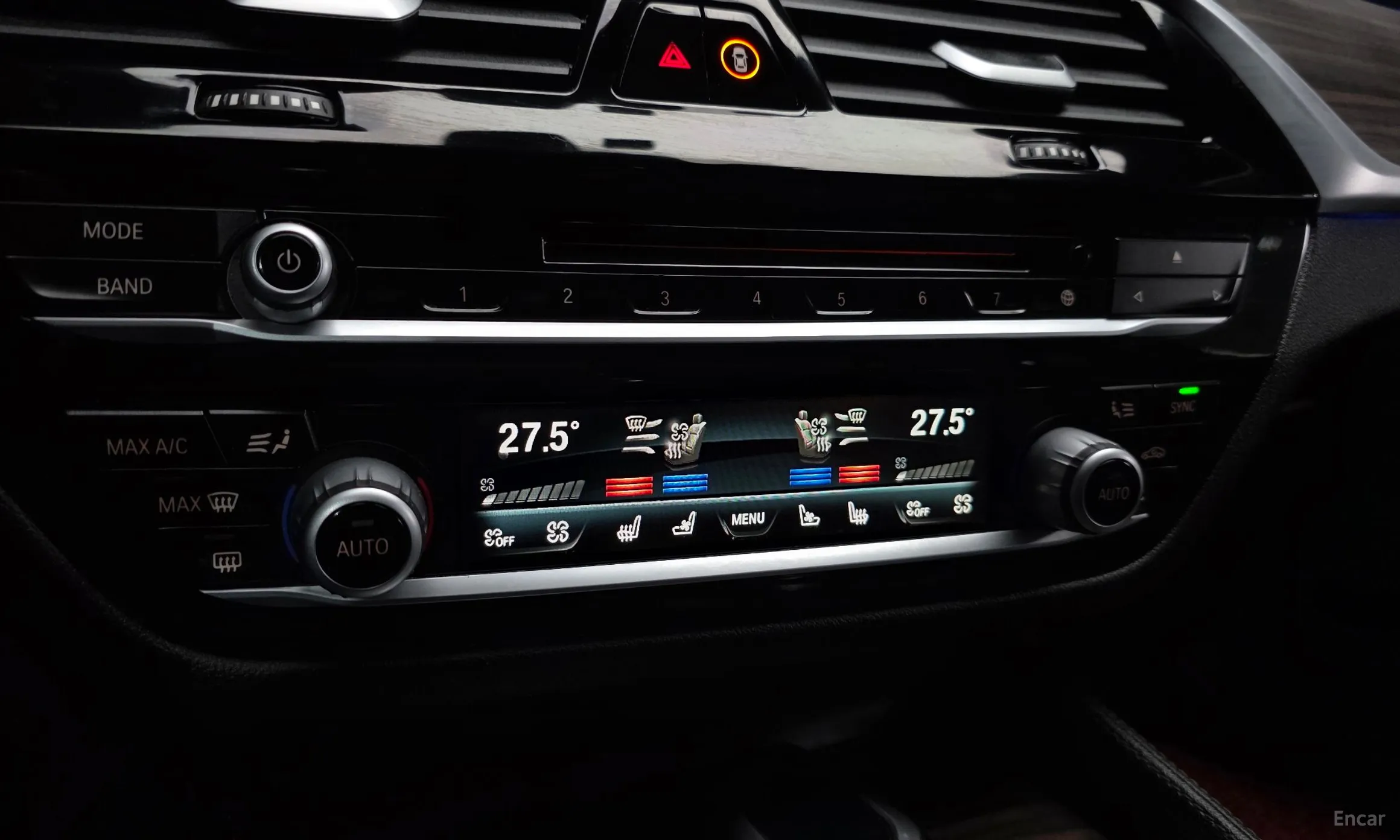 BMW 5 Series (G30) превью 17
