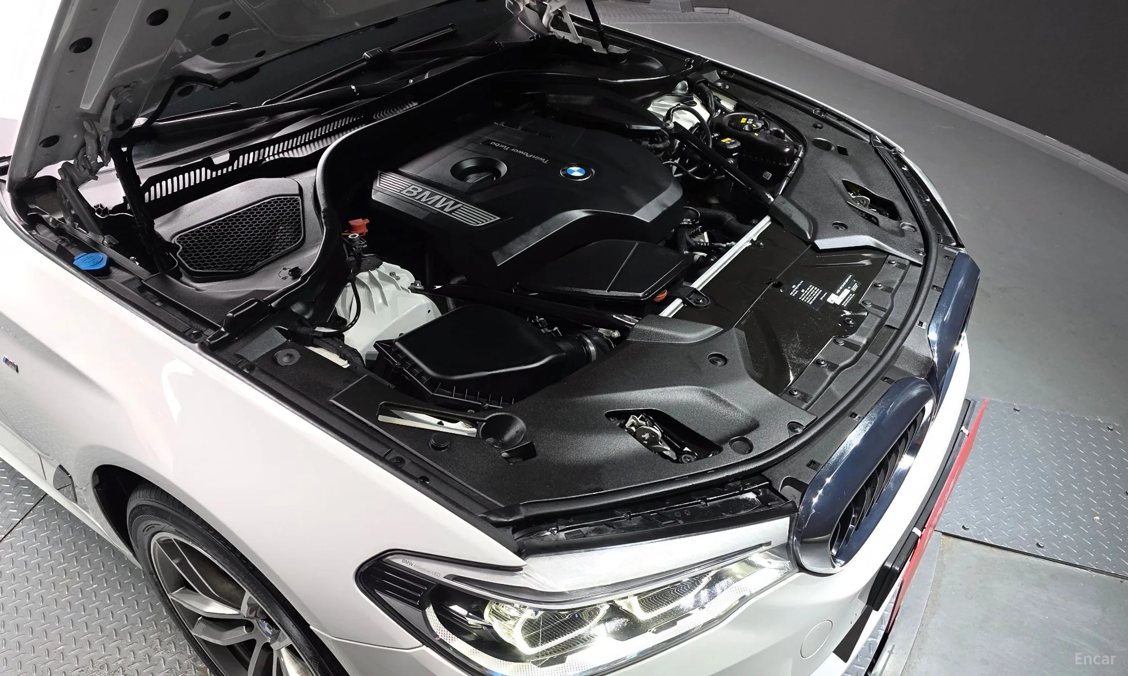 BMW 5 Series (G30) превью 6