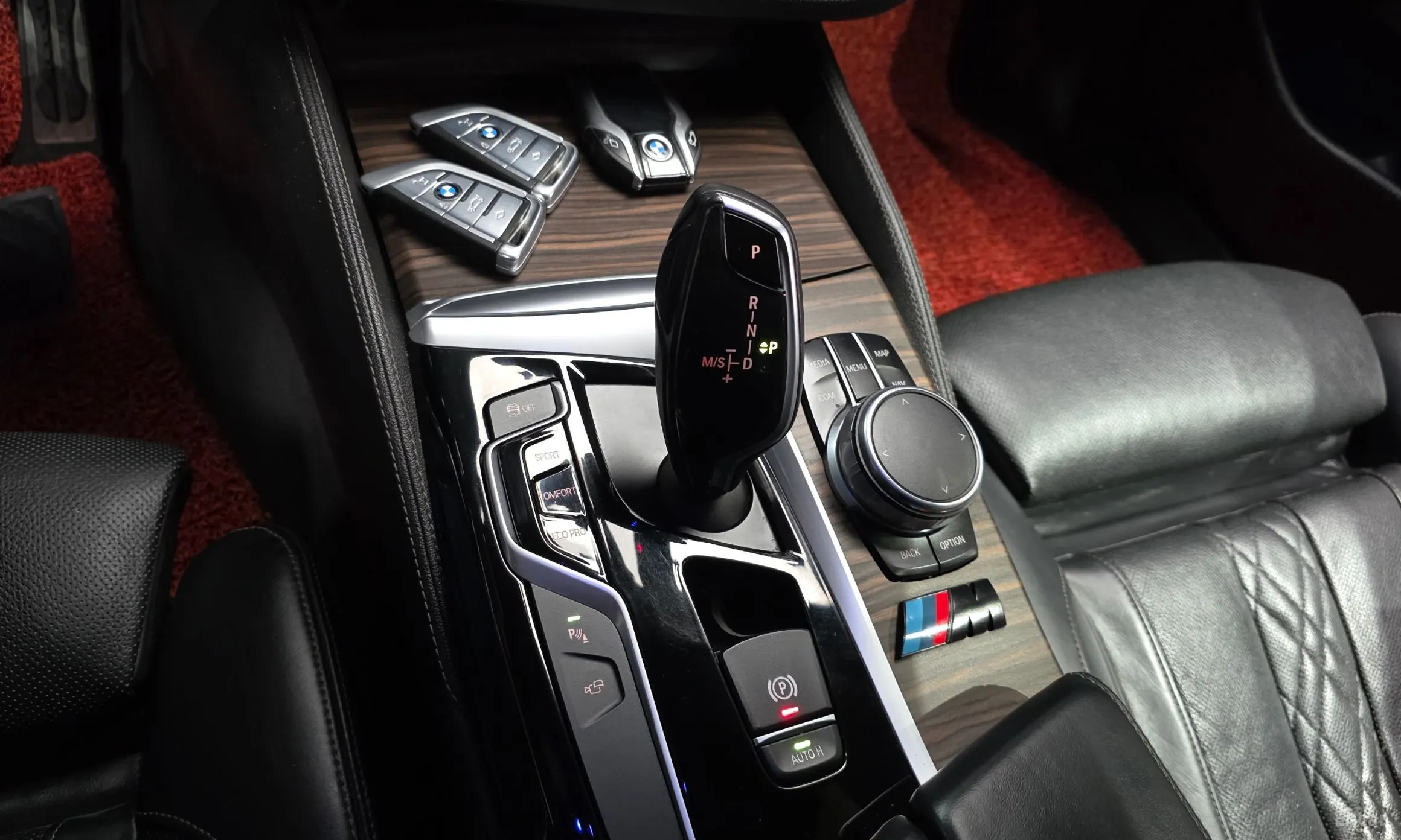BMW 5 Series (G30) превью 9