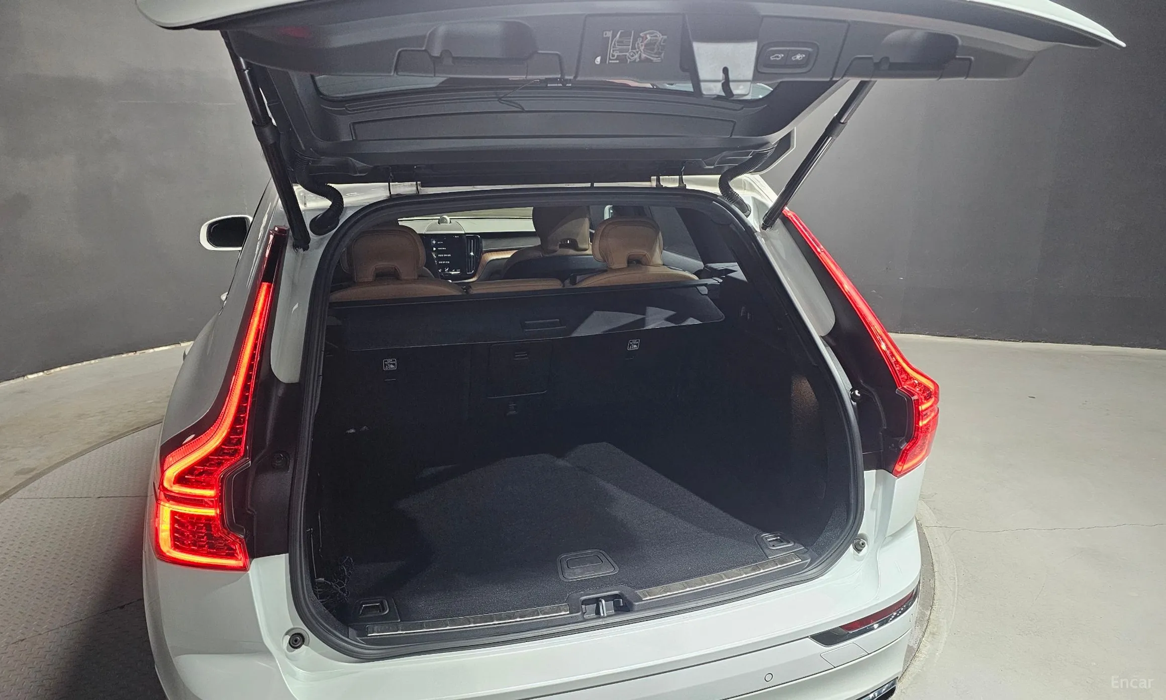 Volvo XC60 Gen 2 превью 20