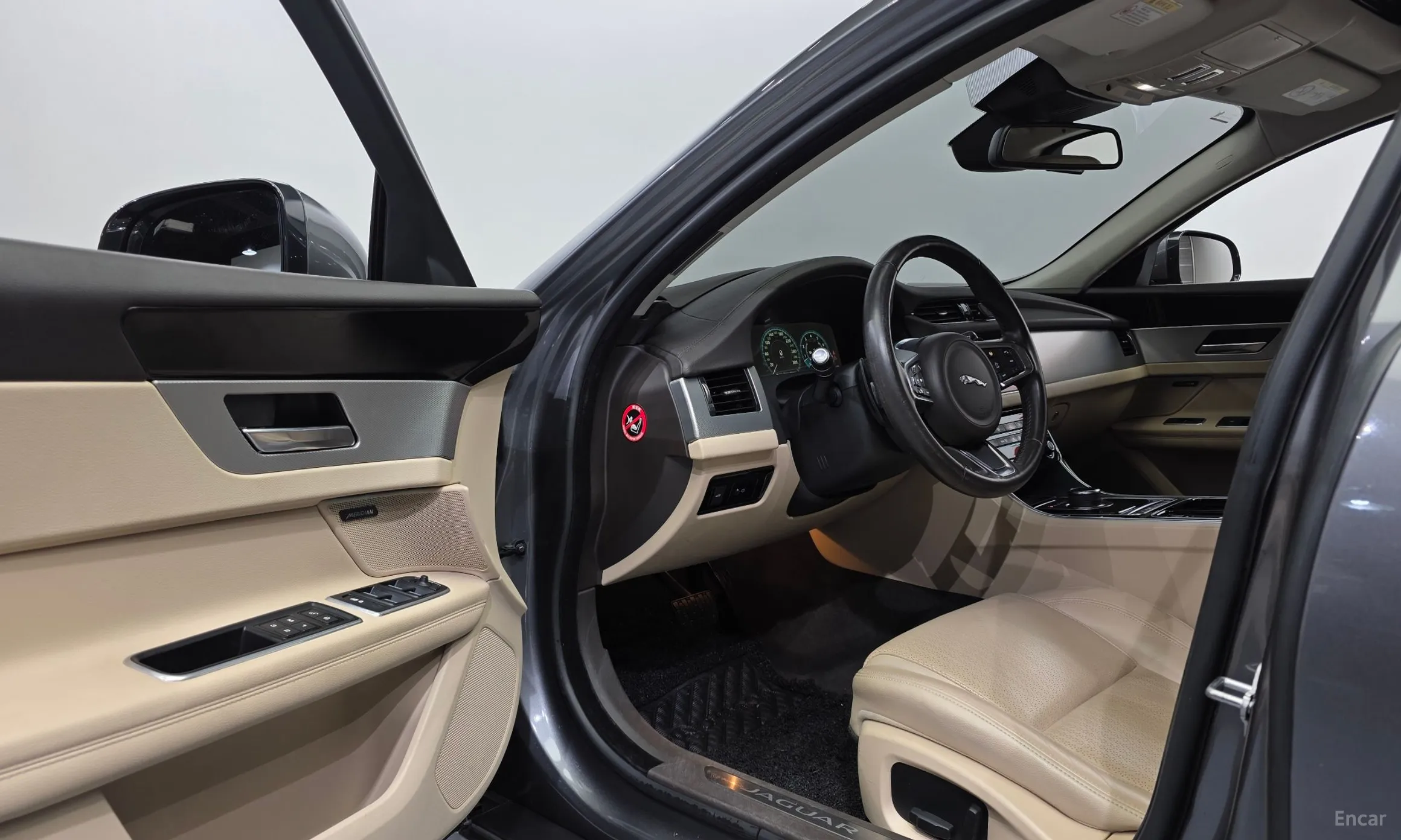 Jaguar XF (x260) превью 13