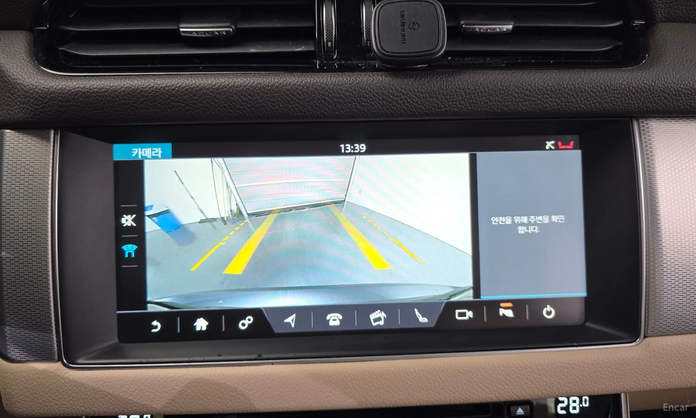 Jaguar XF (x260) превью 16