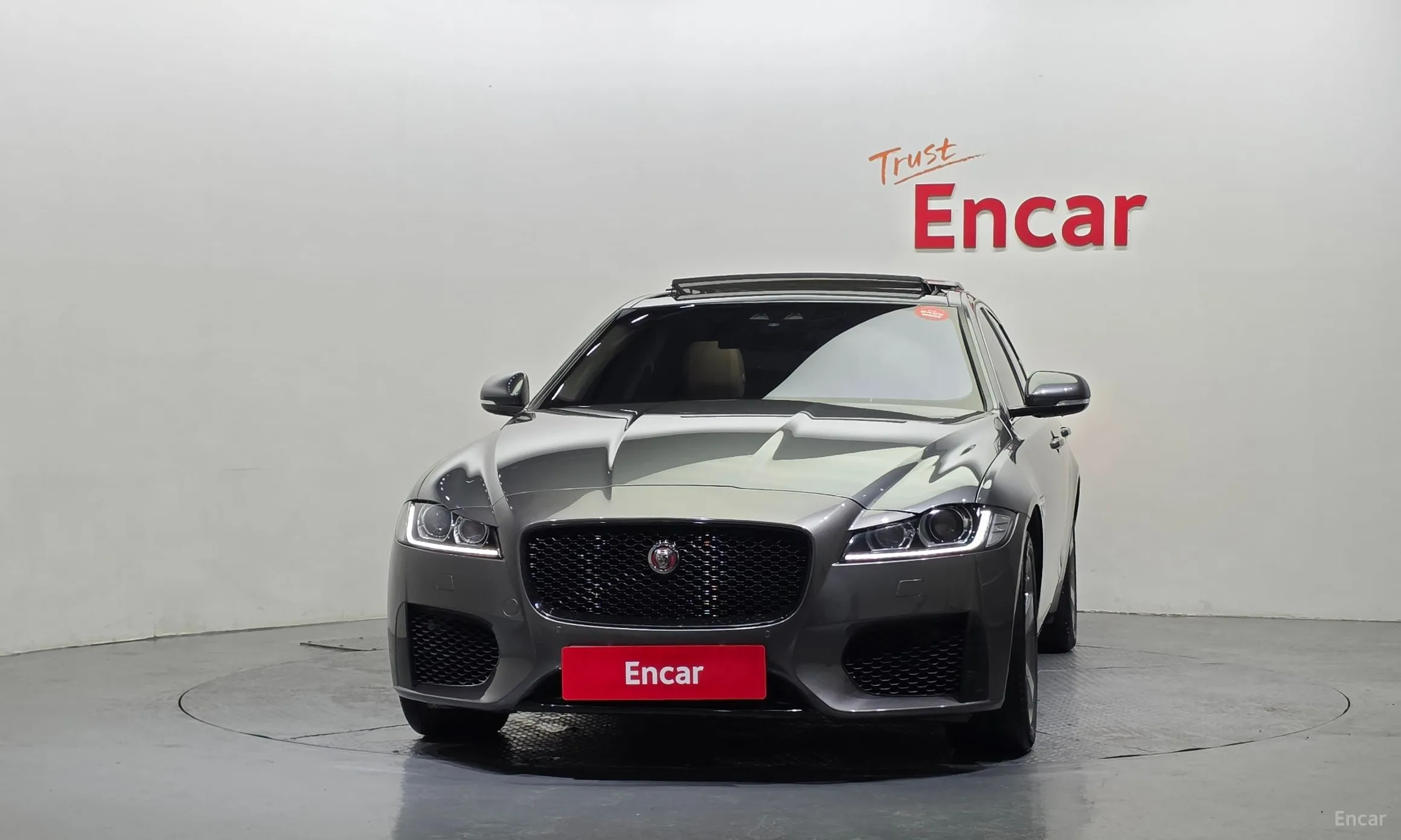 Jaguar XF (x260) превью 3