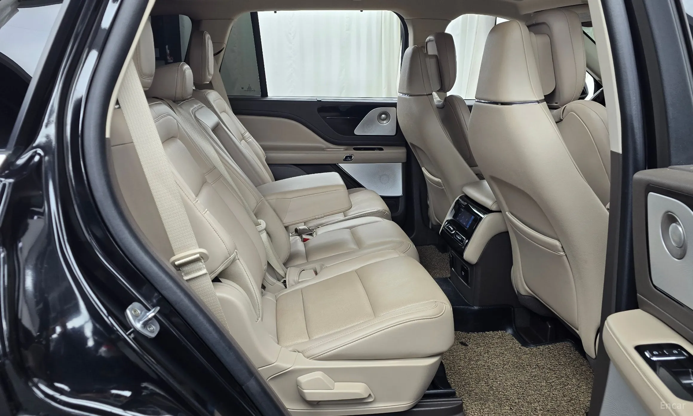 Lincoln Aviator 2nd Generation превью 12