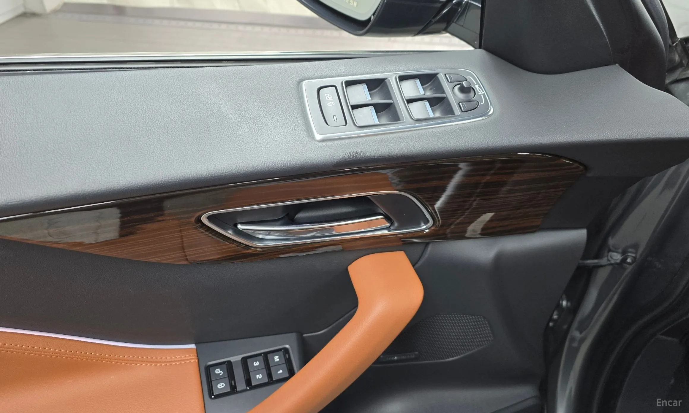 Jaguar F-PACE превью 17