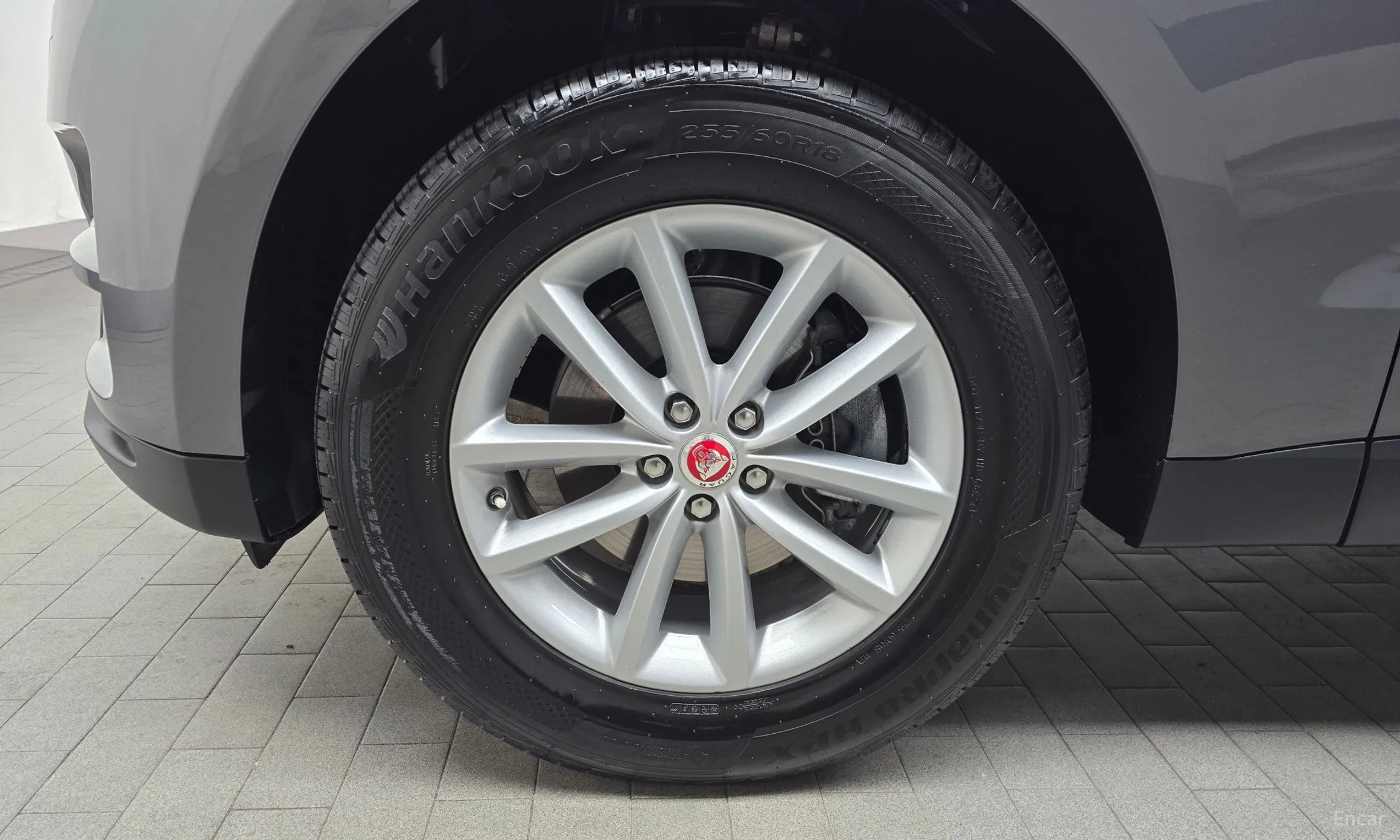 Jaguar F-PACE превью 5