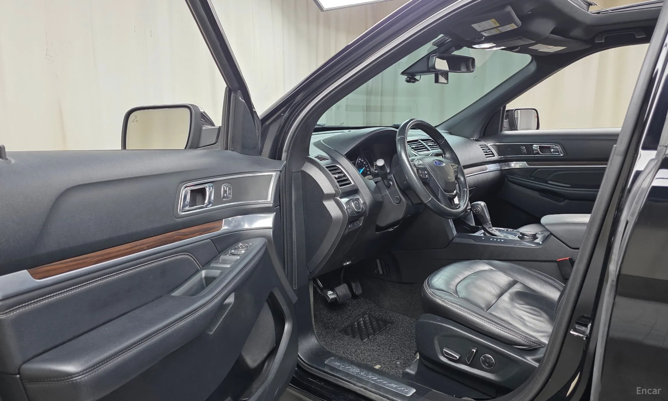Ford Explorer превью 10