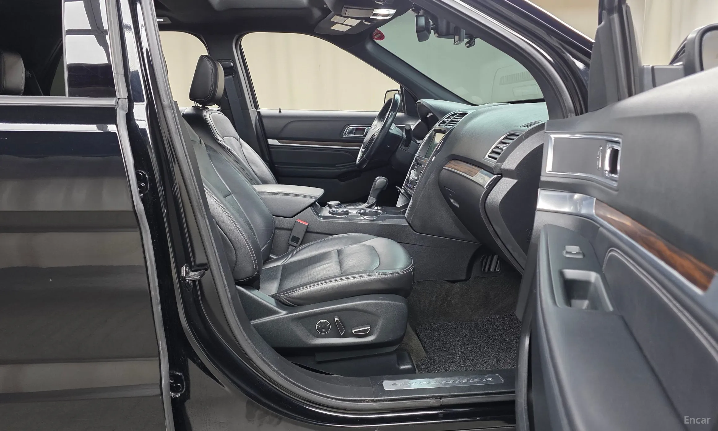 Ford Explorer превью 11