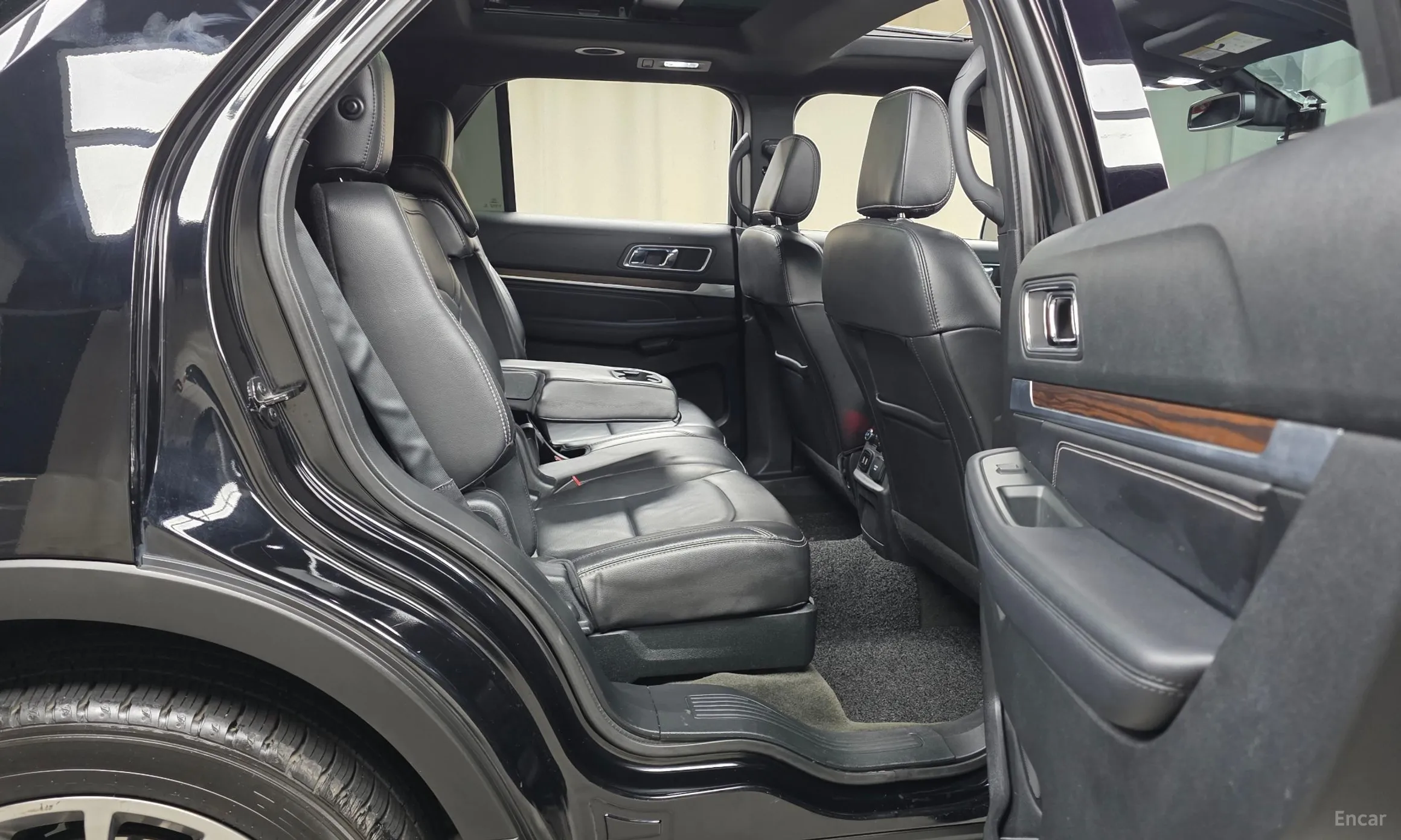 Ford Explorer превью 12