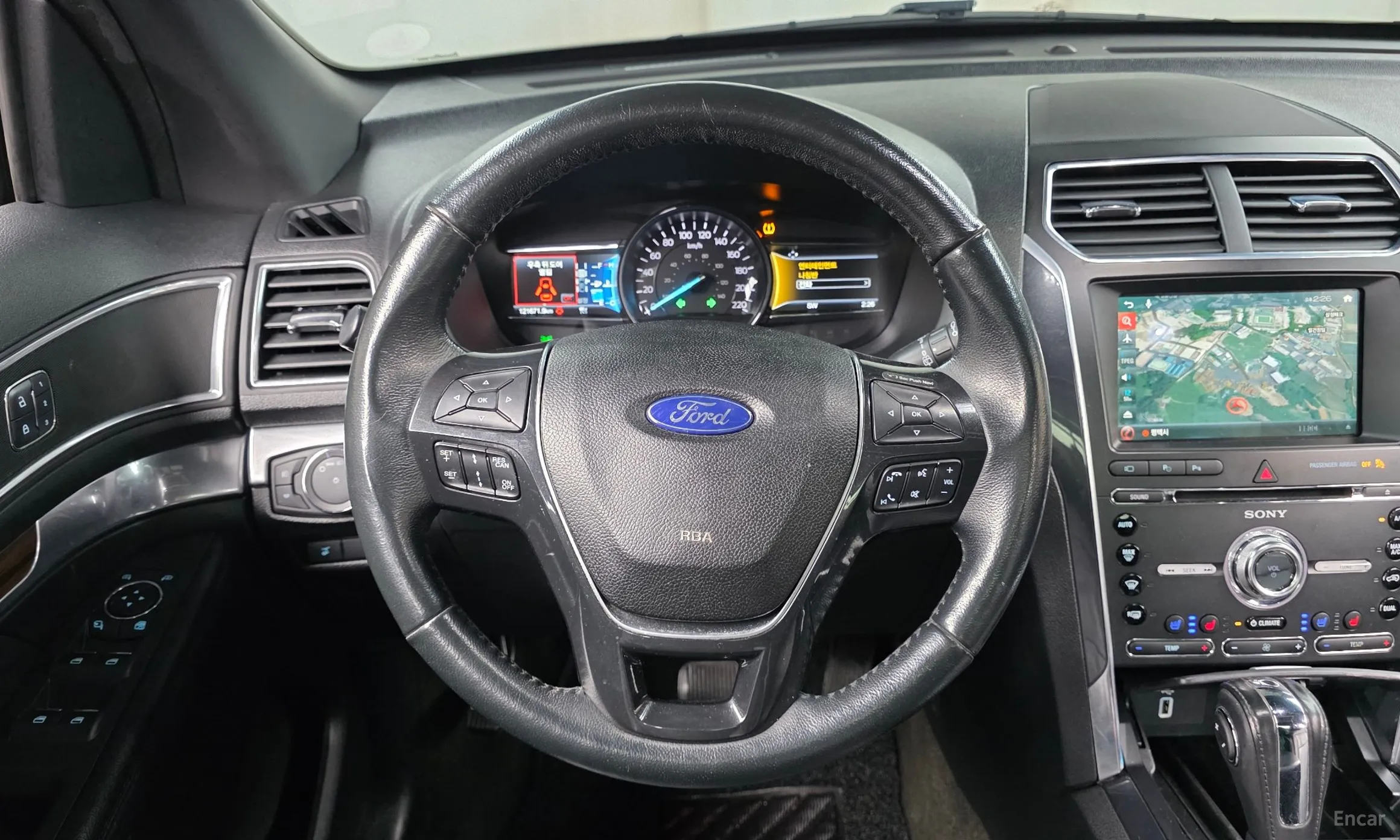 Ford Explorer превью 13